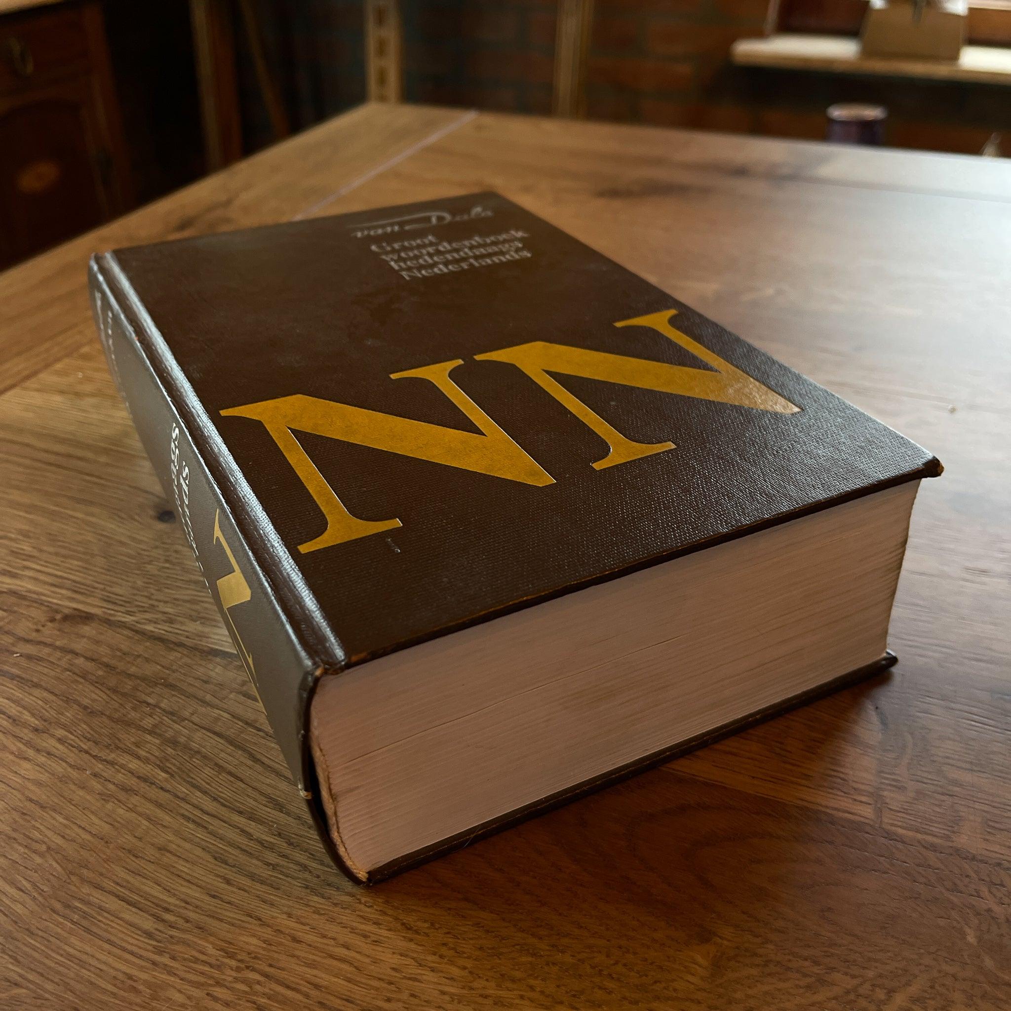 Van Dale Groot woordenboek hedendaags Nederlands - The Collectionist