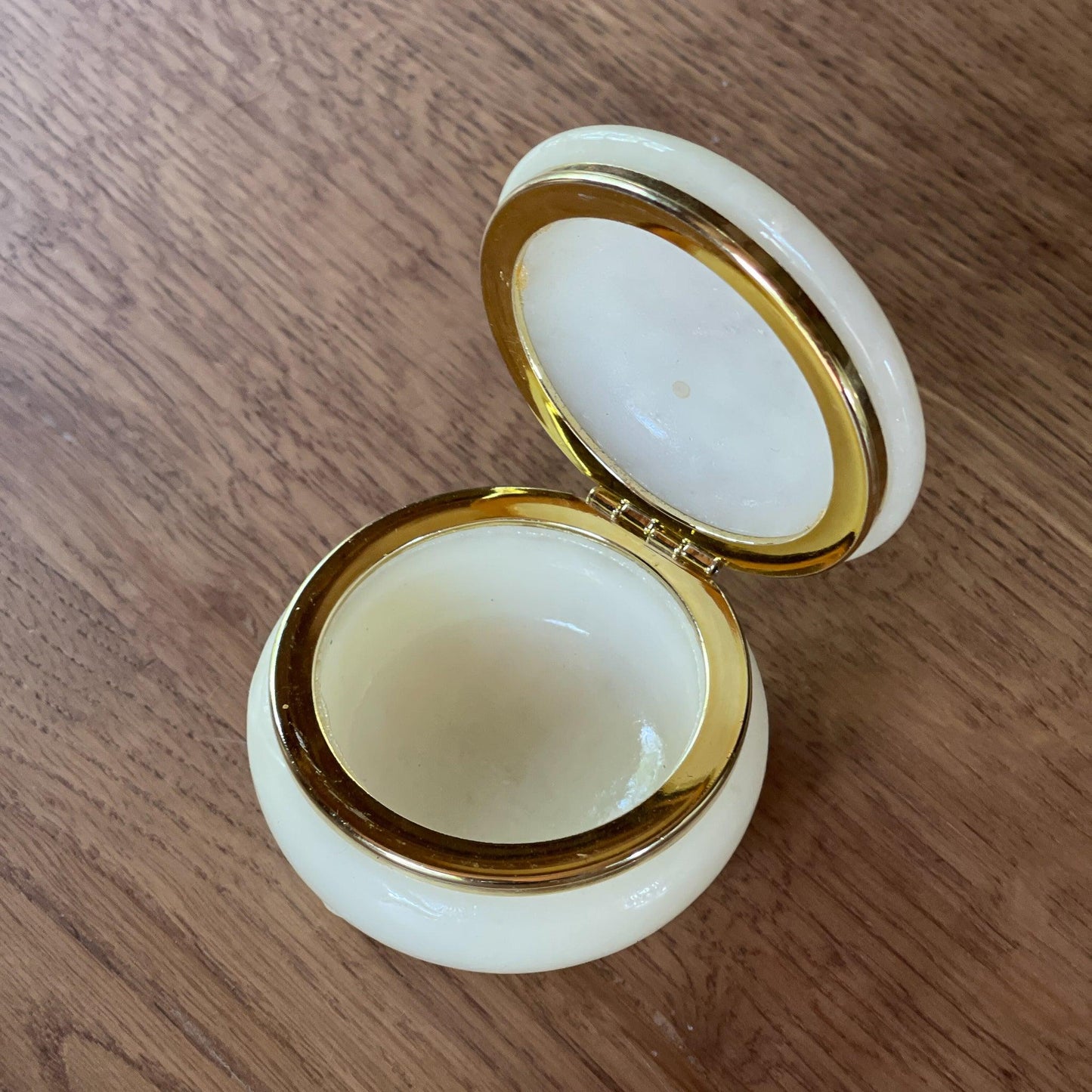 Vintage albast pillendoosje met roos - Bamestra Curiosa