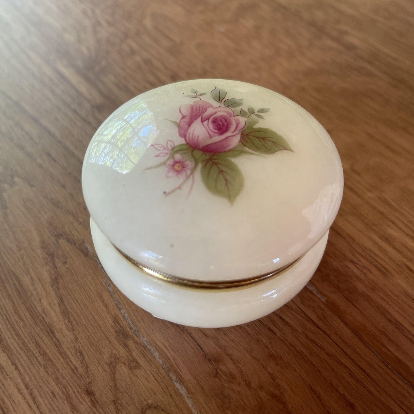 Vintage albast pillendoosje met roos - Bamestra Curiosa