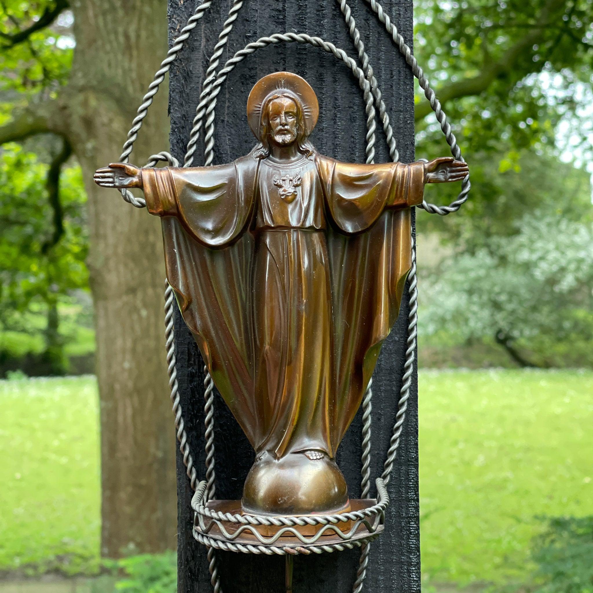 Vintage altaar met beeld van Jezus - The Collectionist