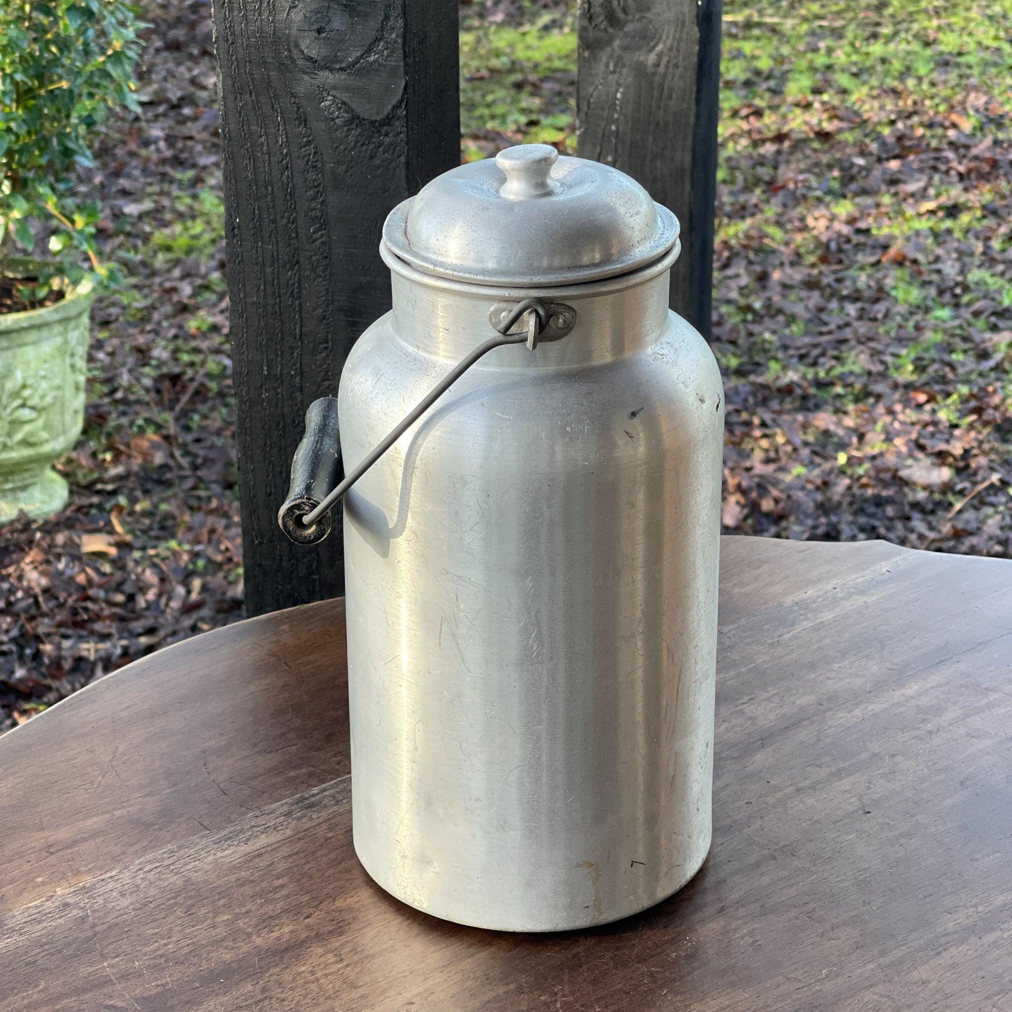 Vintage aluminium melkbus - The Collectionist