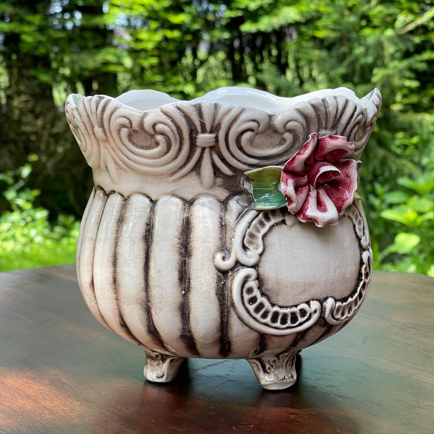 Vintage Bassano bloempot met roos - Bamestra Curiosa