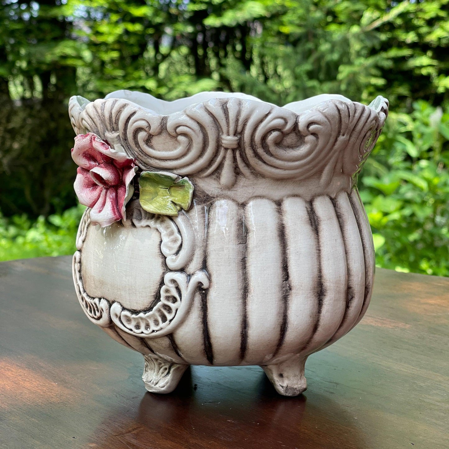 Vintage Bassano bloempot met roos - Bamestra Curiosa