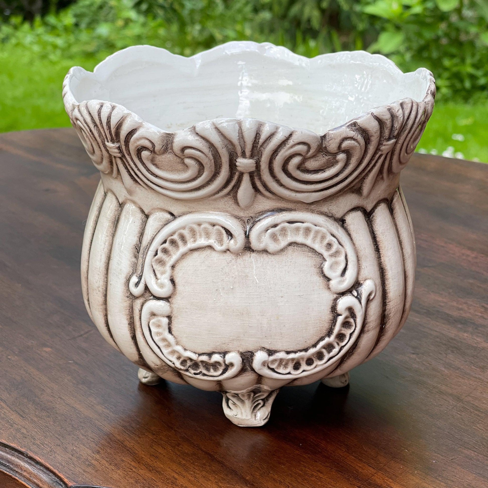 Vintage Bassano bloempot met roos - Bamestra Curiosa