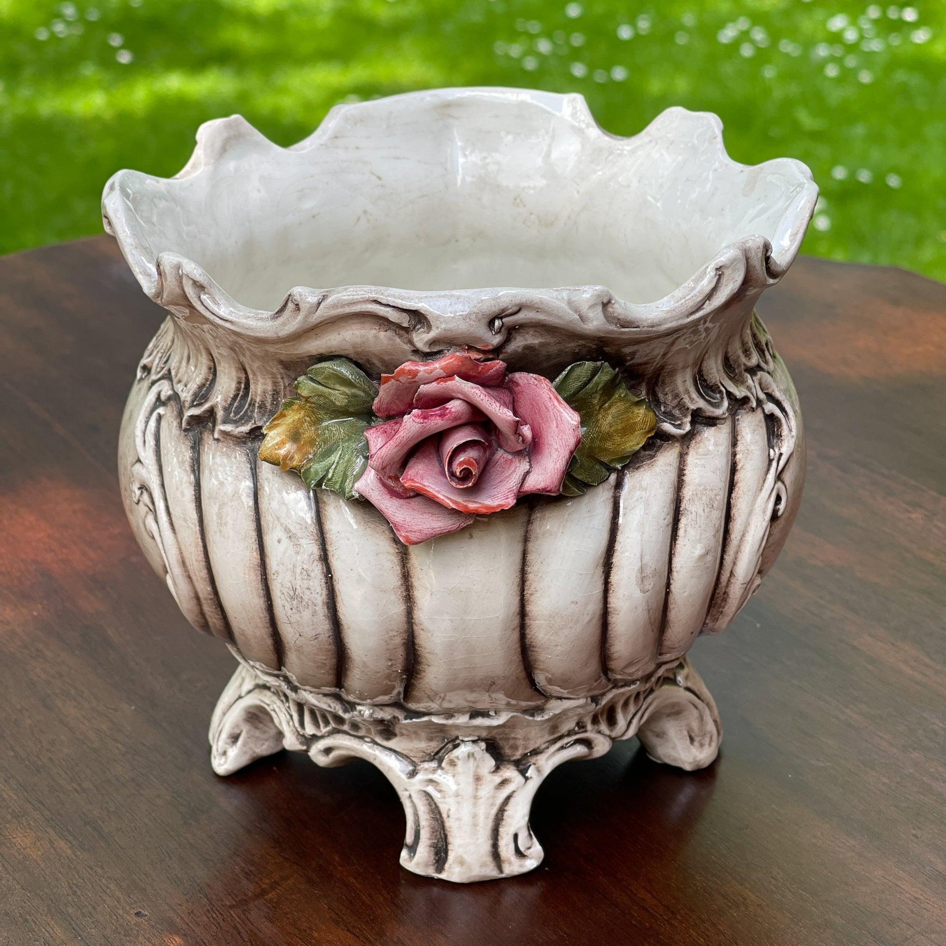 Vintage Bassano bloempot met roosjes - Bamestra Curiosa