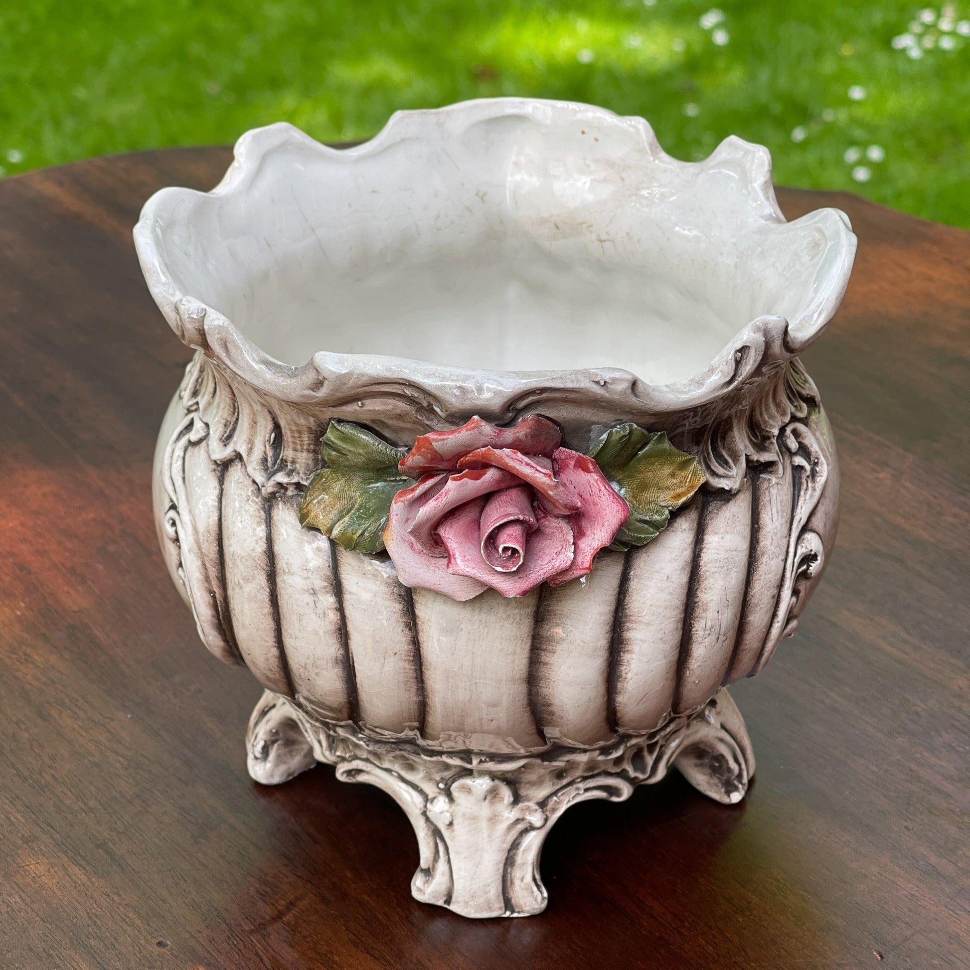 Vintage Bassano bloempot met roosjes - Bamestra Curiosa
