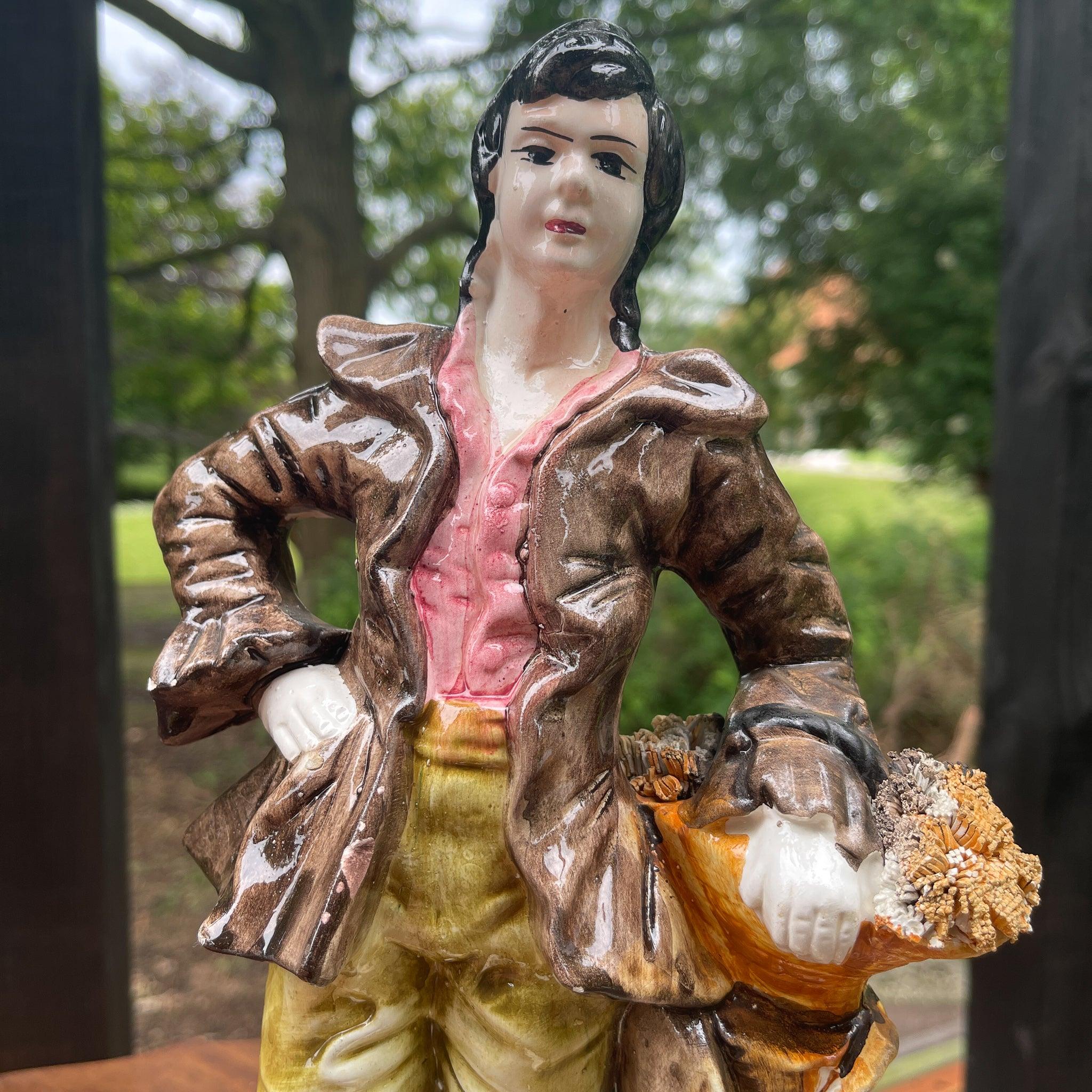 Vintage beeld van een jongen - The Collectionist