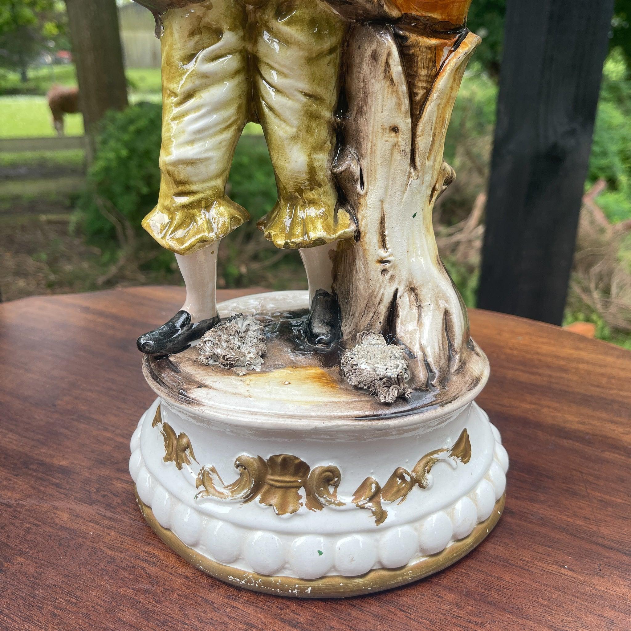 Vintage beeld van een jongen - The Collectionist