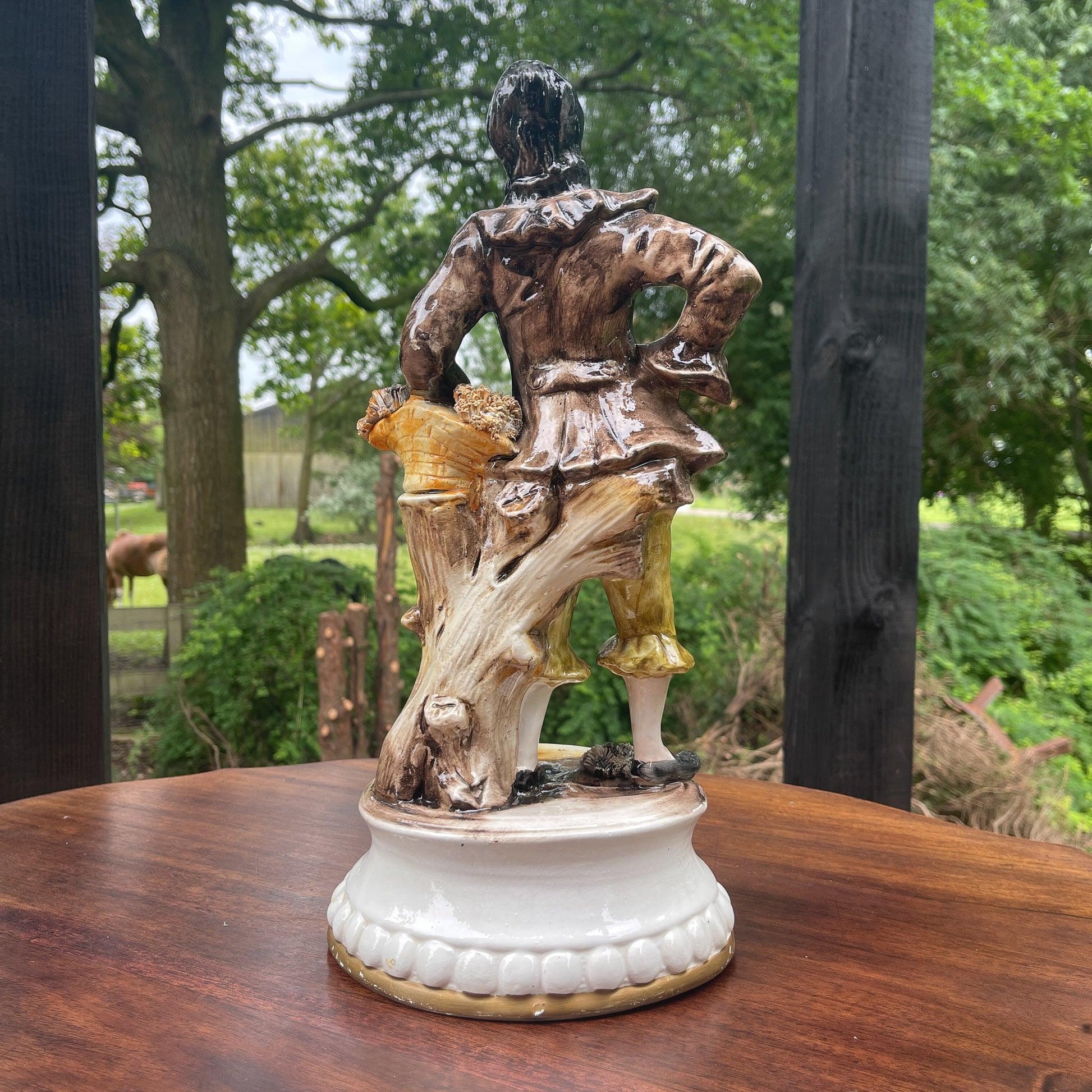 Vintage beeld van een jongen - Bamestra Curiosa