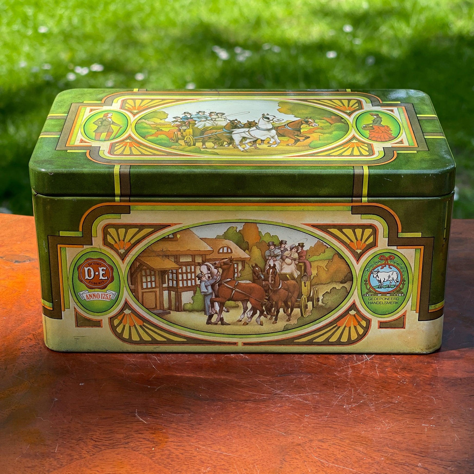 Vintage bewaarblik voor thee van Douwe Egberts Pickwick - Bamestra Curiosa