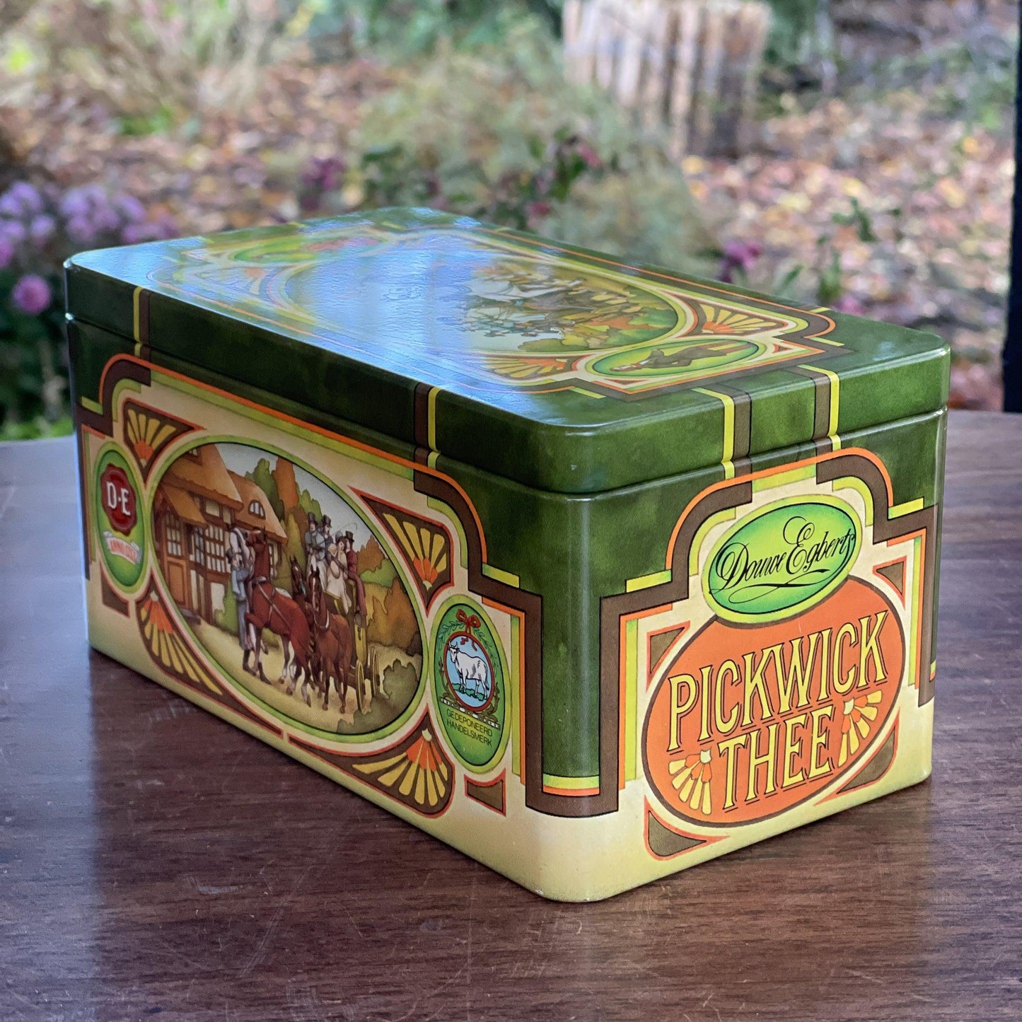 Vintage bewaarblik voor thee van Douwe Egberts Pickwick - Bamestra Curiosa