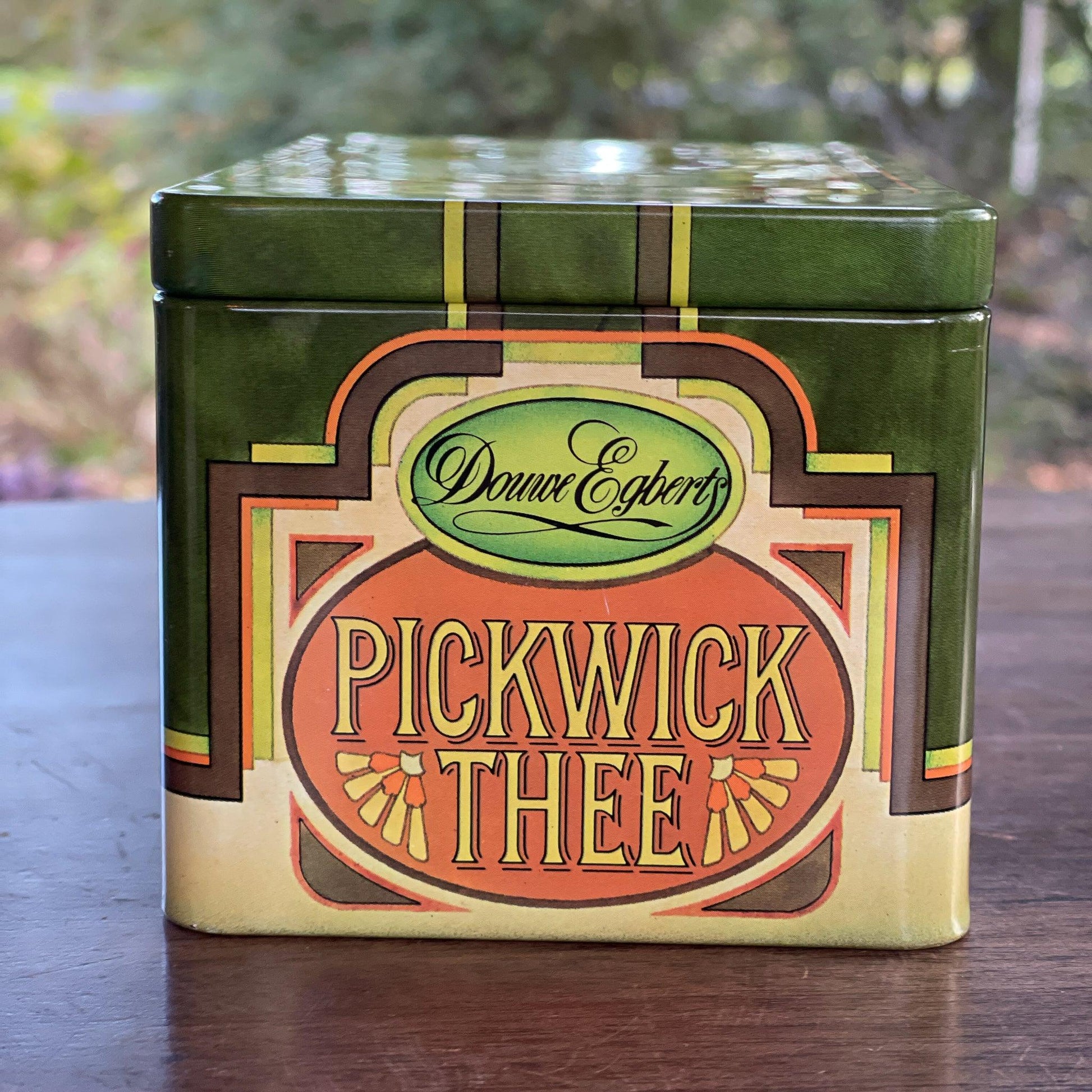 Vintage bewaarblik voor thee van Douwe Egberts Pickwick - Bamestra Curiosa
