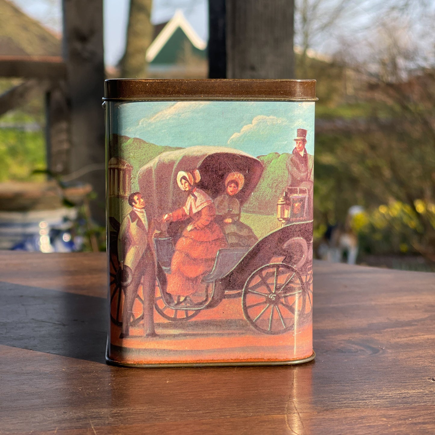 Vintage Blik Hofnar Met Romantisch Tafereel - The Collectionist