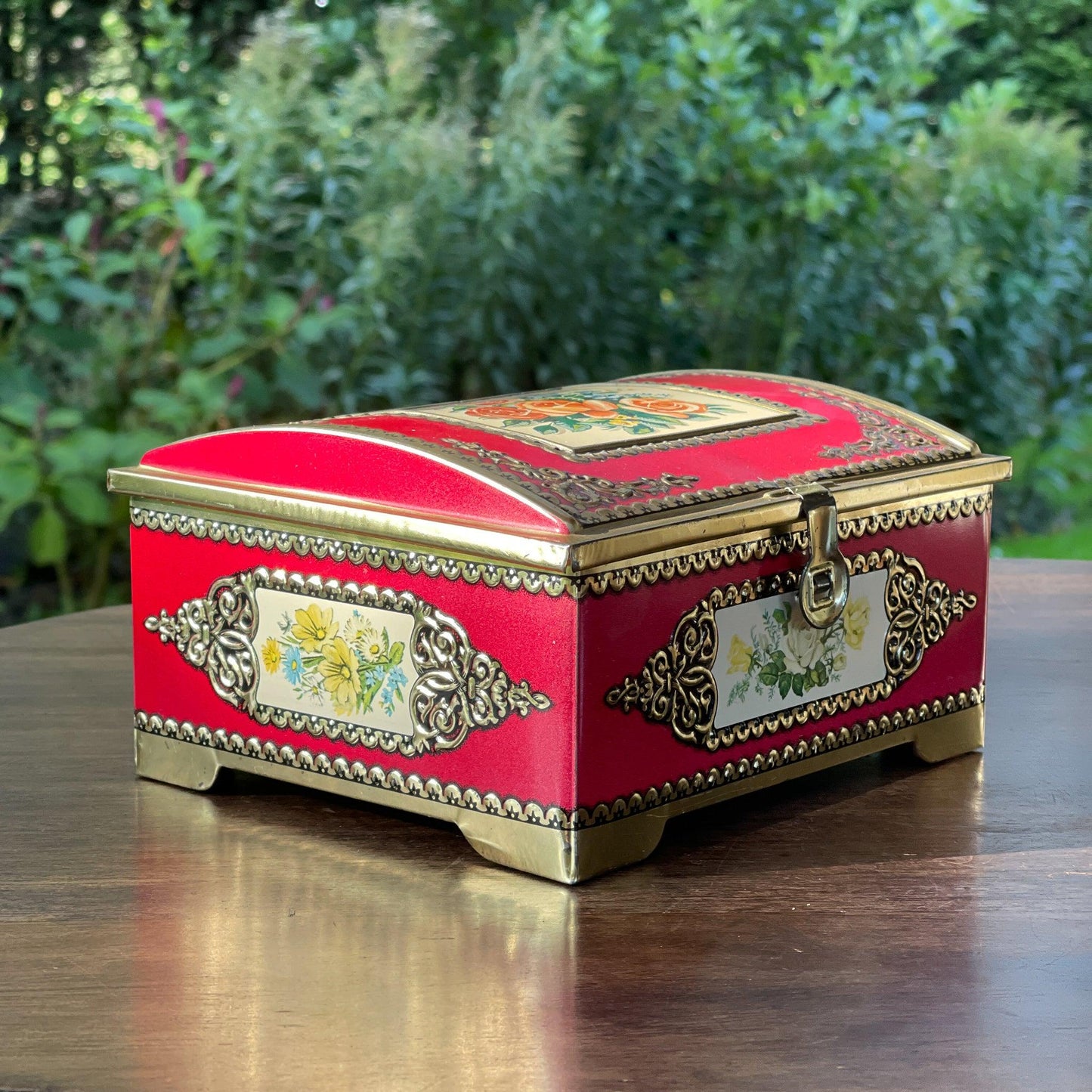 Vintage blik met bloemen - Bamestra Curiosa