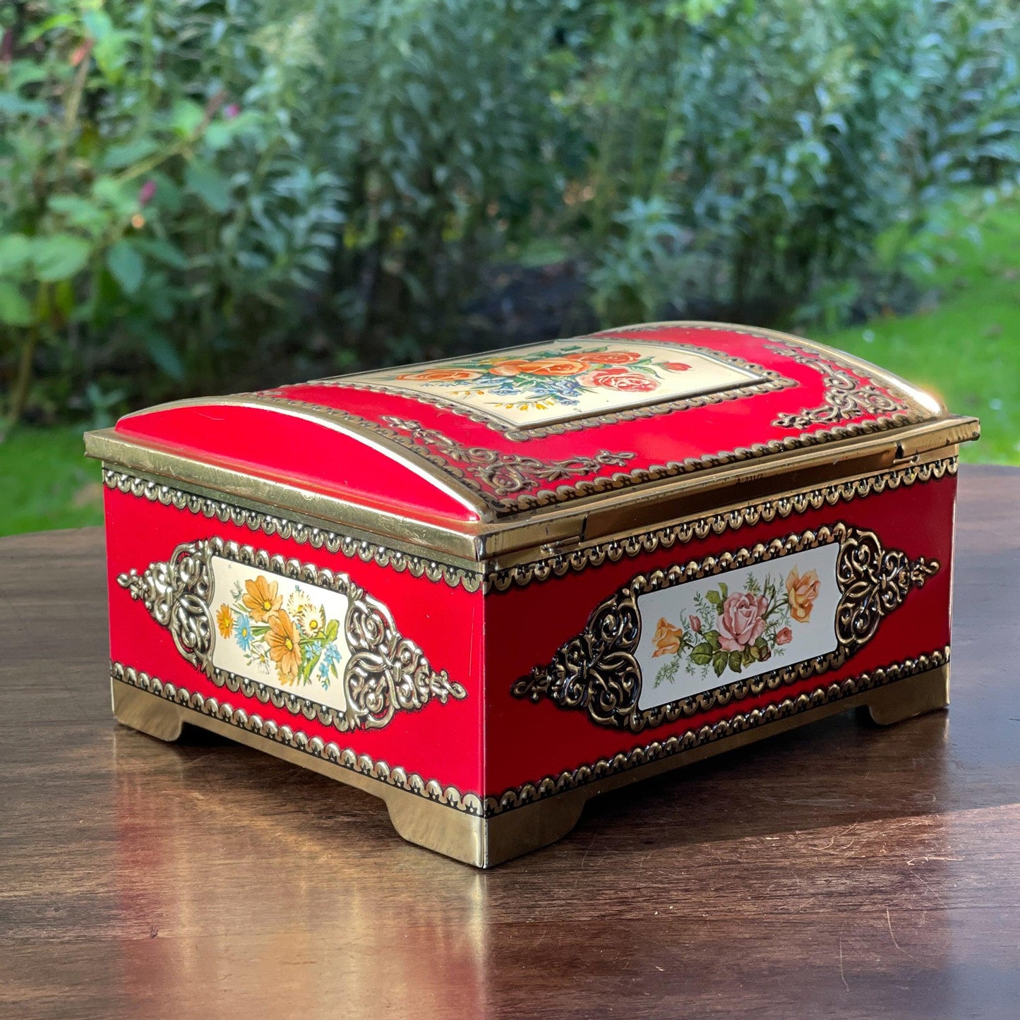 Vintage blik met bloemen - Bamestra Curiosa