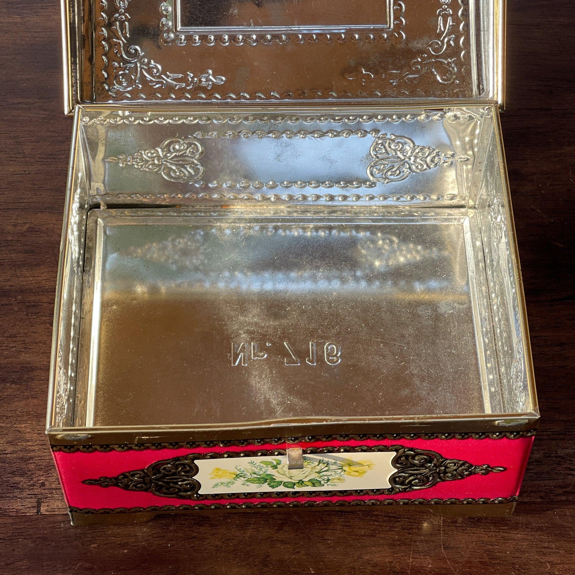 Vintage blik met bloemen - Bamestra Curiosa