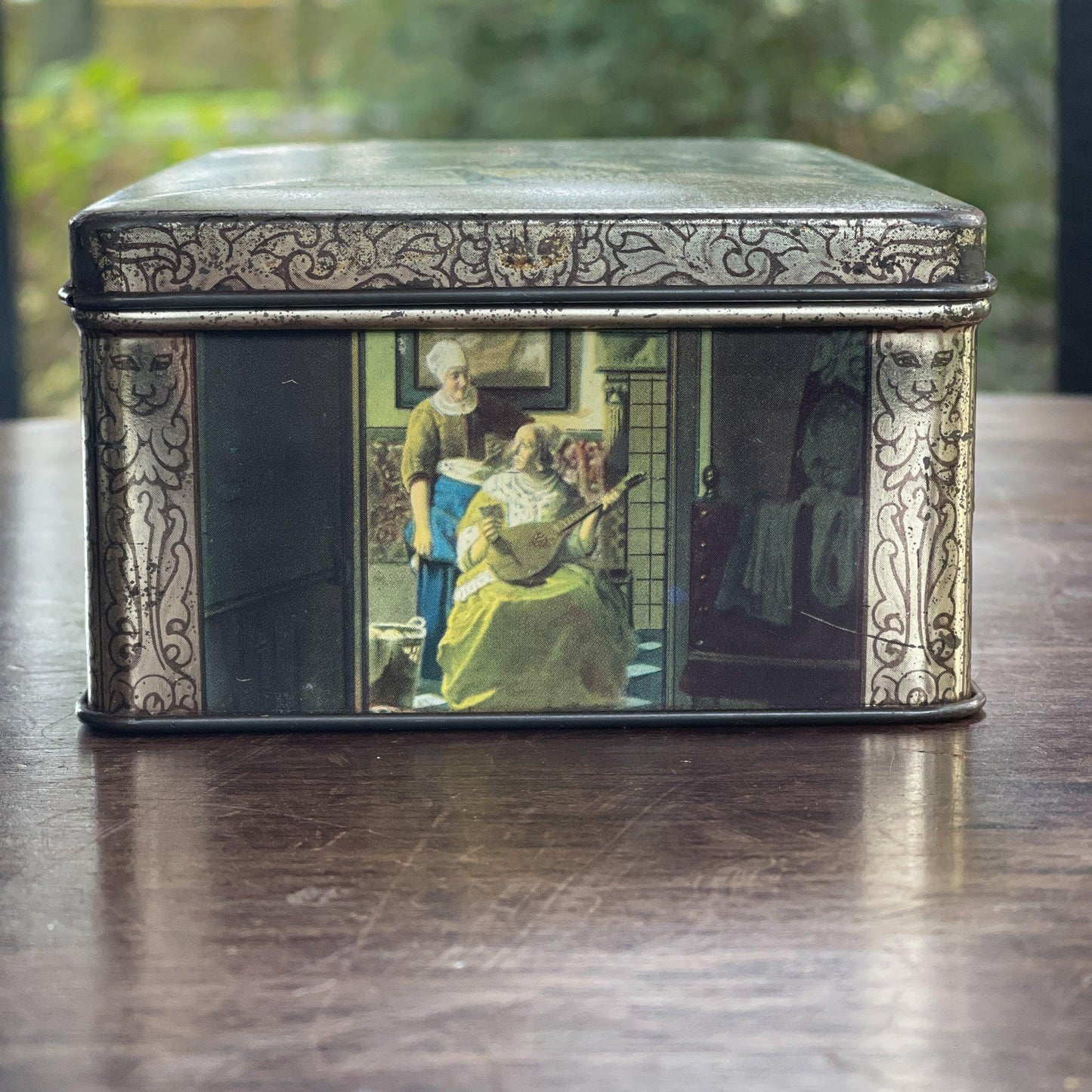 Vintage blik met Hollandse taferelen van het merk HUS - Bamestra Curiosa