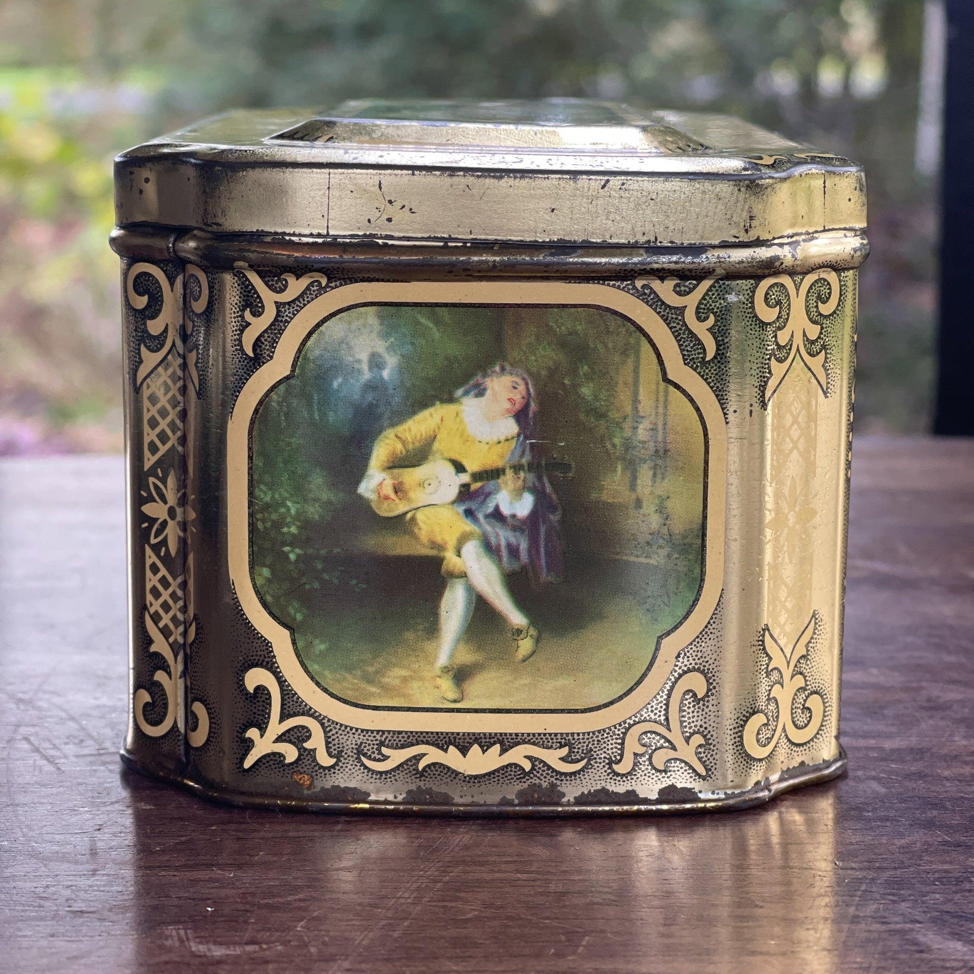 Vintage blik met romantische voorstellingen - Bamestra Curiosa