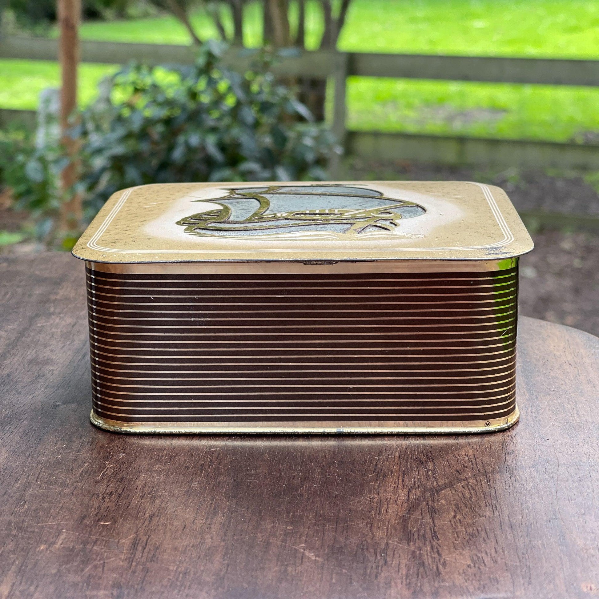 Vintage blik met zeilschip - Bamestra Curiosa