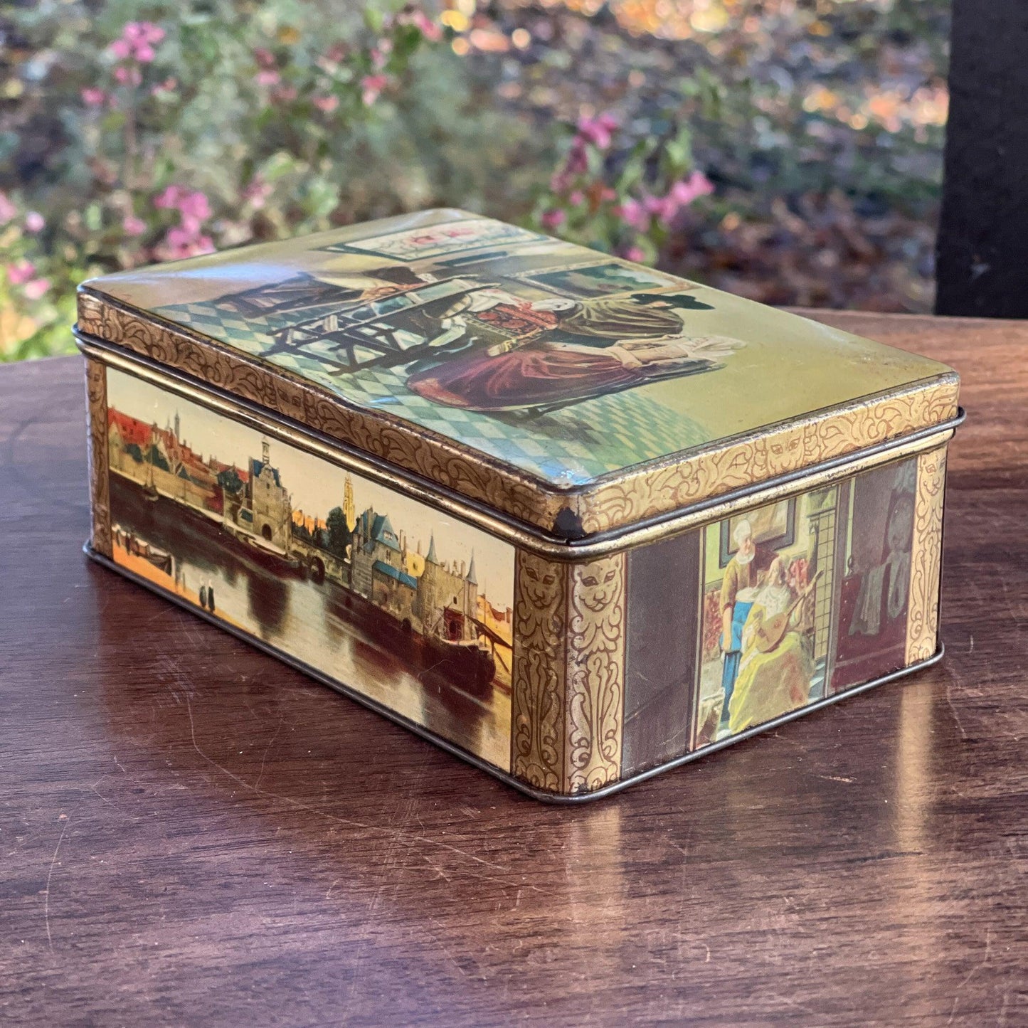 Vintage blikje met Hollandse taferelen van het merk HUS - The Collectionist