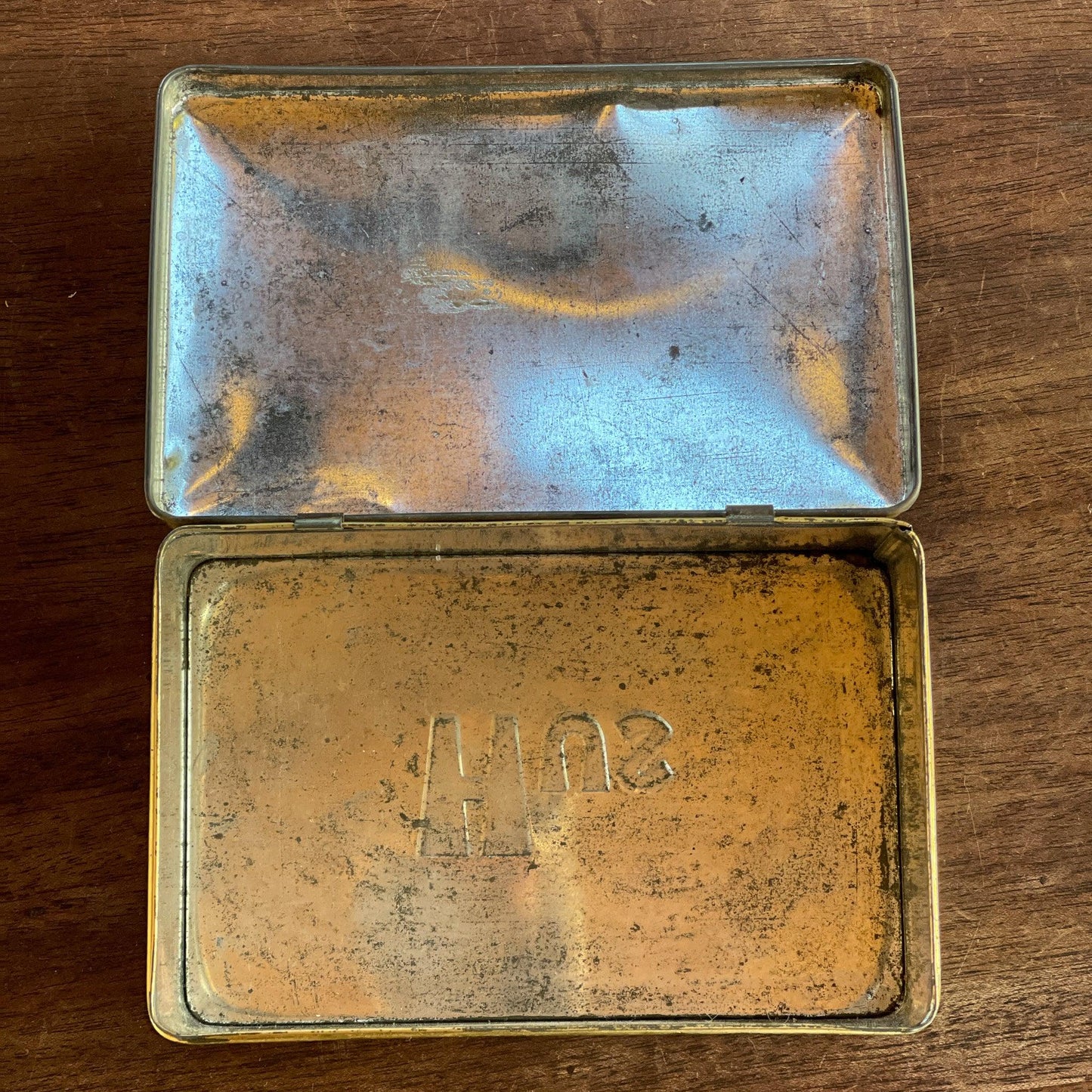 Vintage blikje met Hollandse taferelen van het merk HUS - The Collectionist