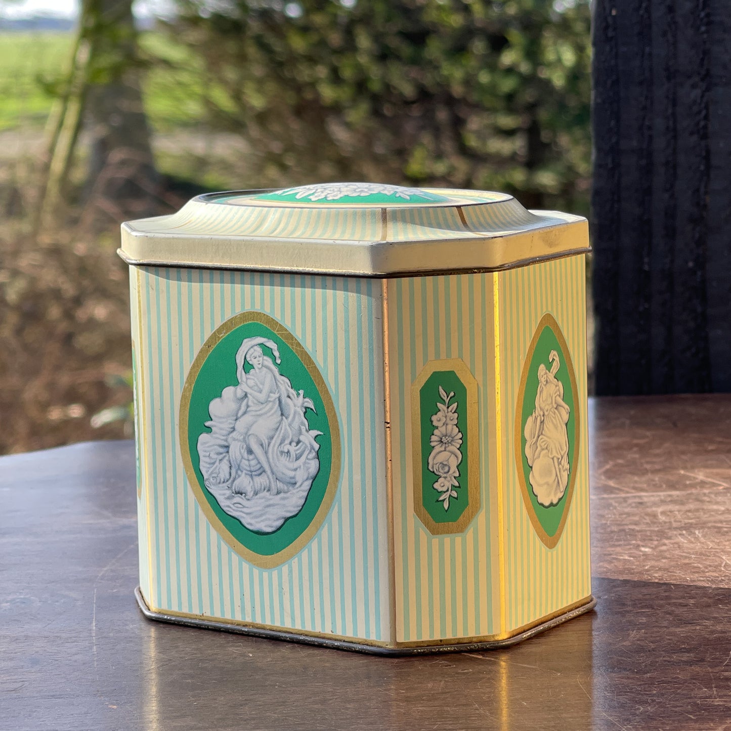 Vintage blikje - Bamestra Curiosa