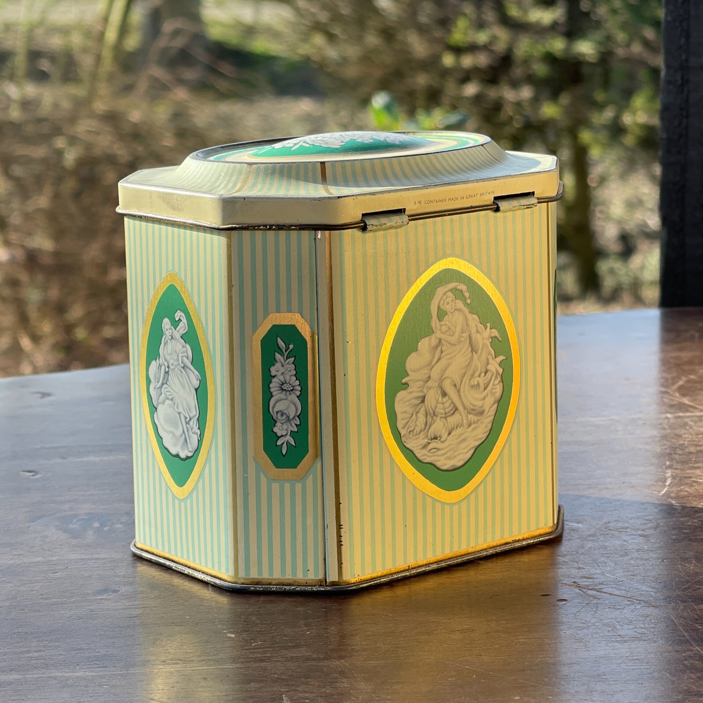 Vintage blikje - Bamestra Curiosa