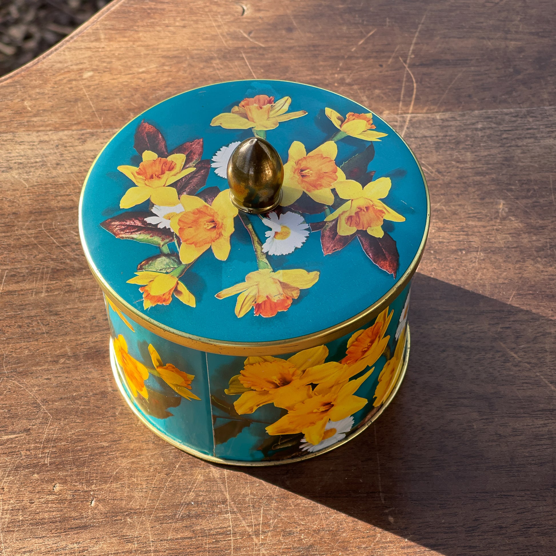 Cote D'or Blik Met Narcissen en Margrieten - Bamestra Curiosa