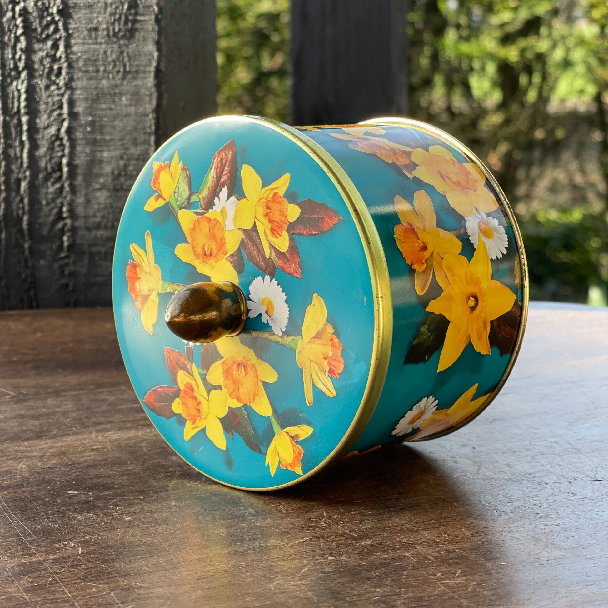 Cote D'or Blik Met Narcissen en Margrieten - Bamestra Curiosa