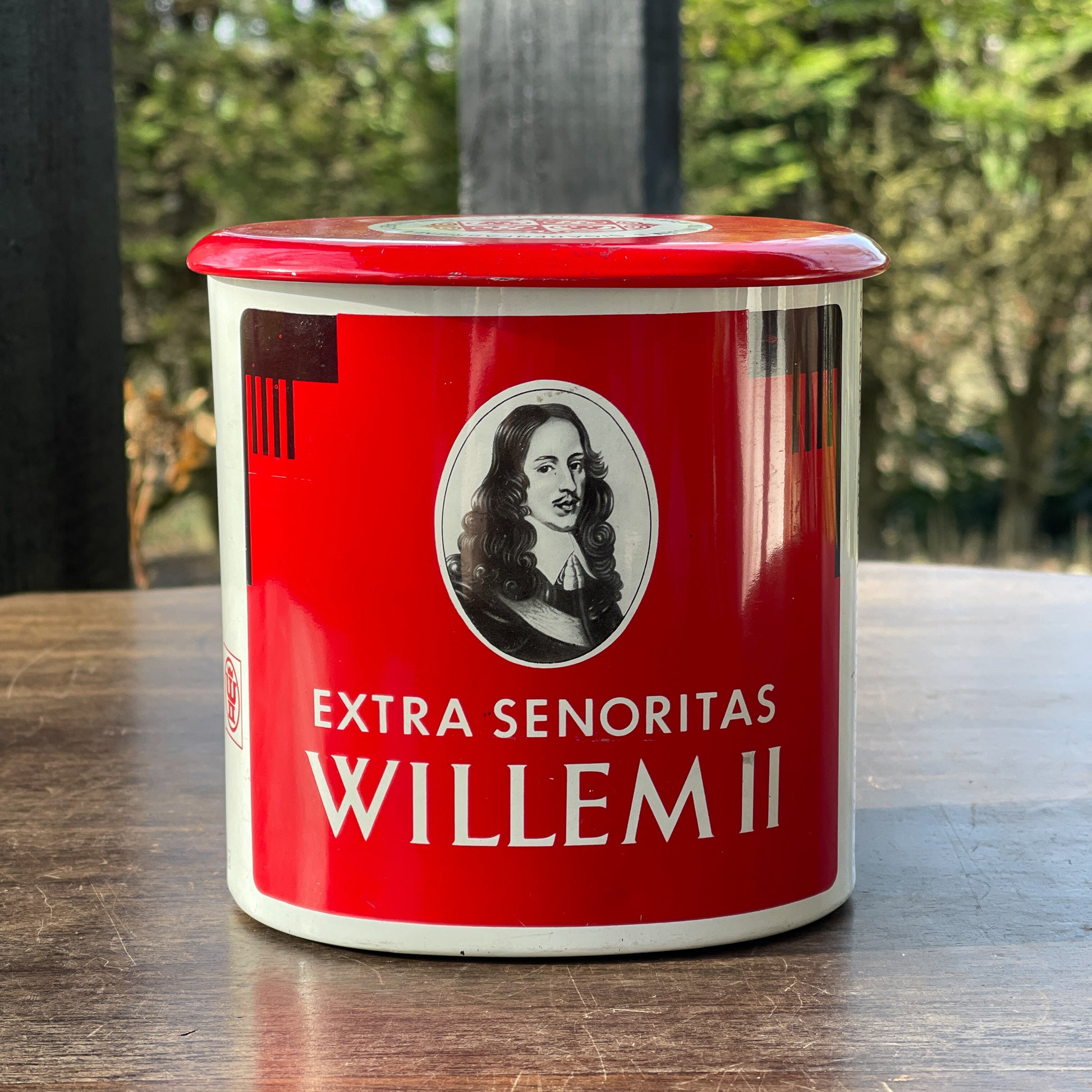 Willem II Sigarenblik - Bamestra Curiosa