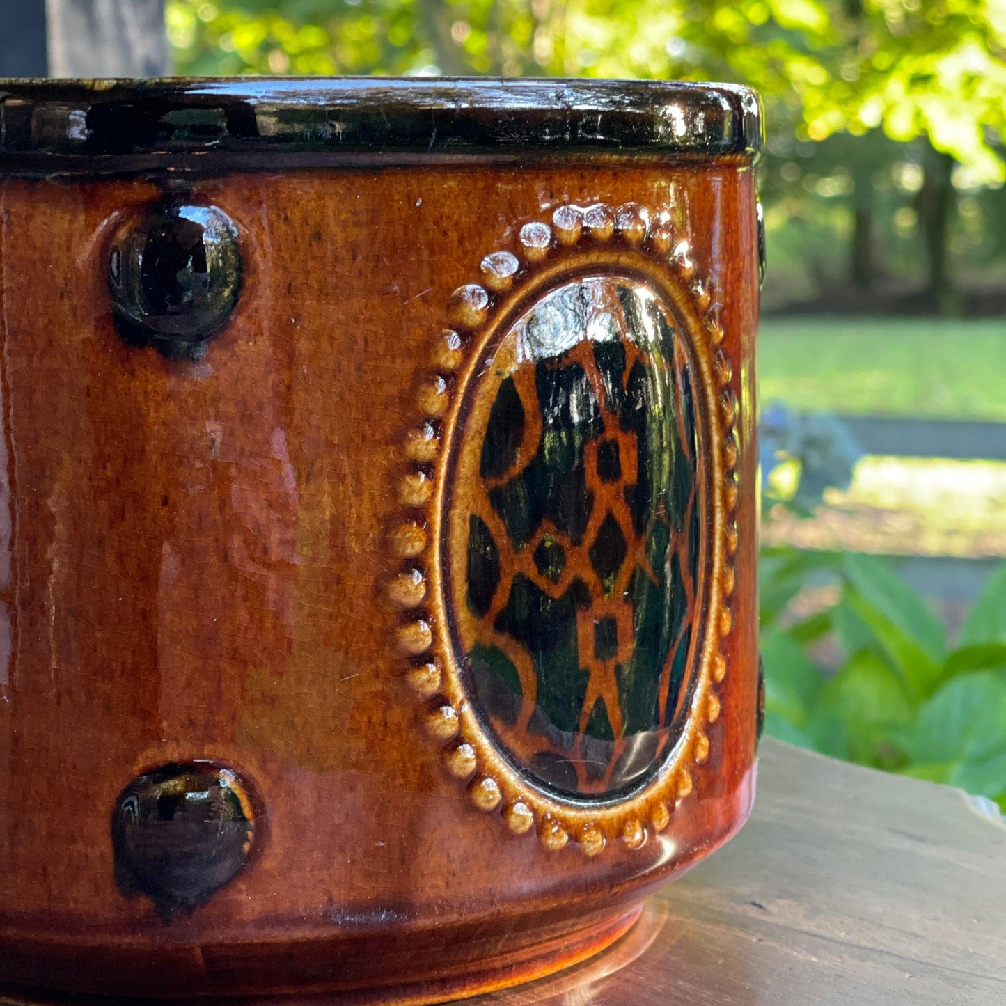 Vintage bloempot met medaillons - Bamestra Curiosa