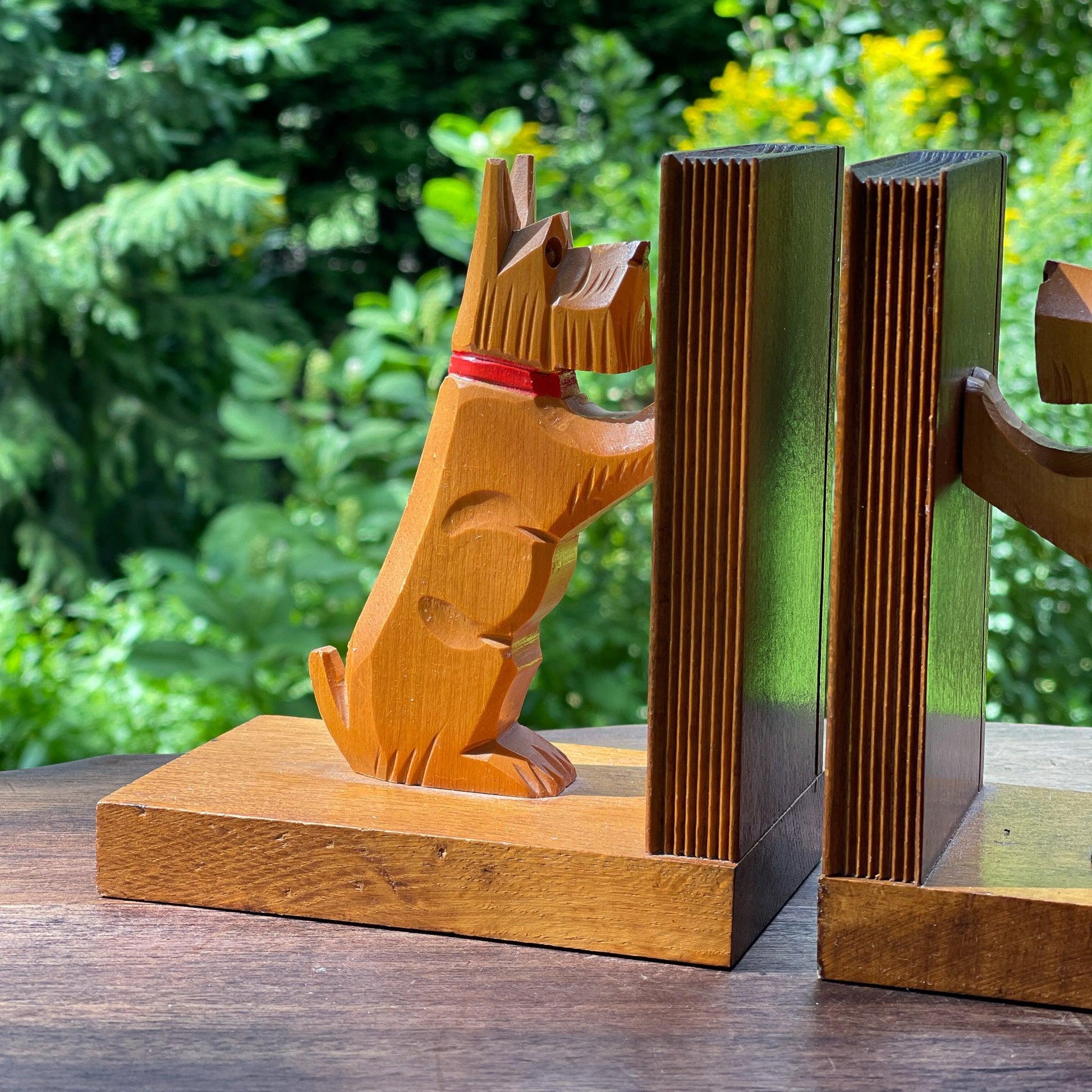 Vintage boekensteunen met hondjes - Bamestra Curiosa