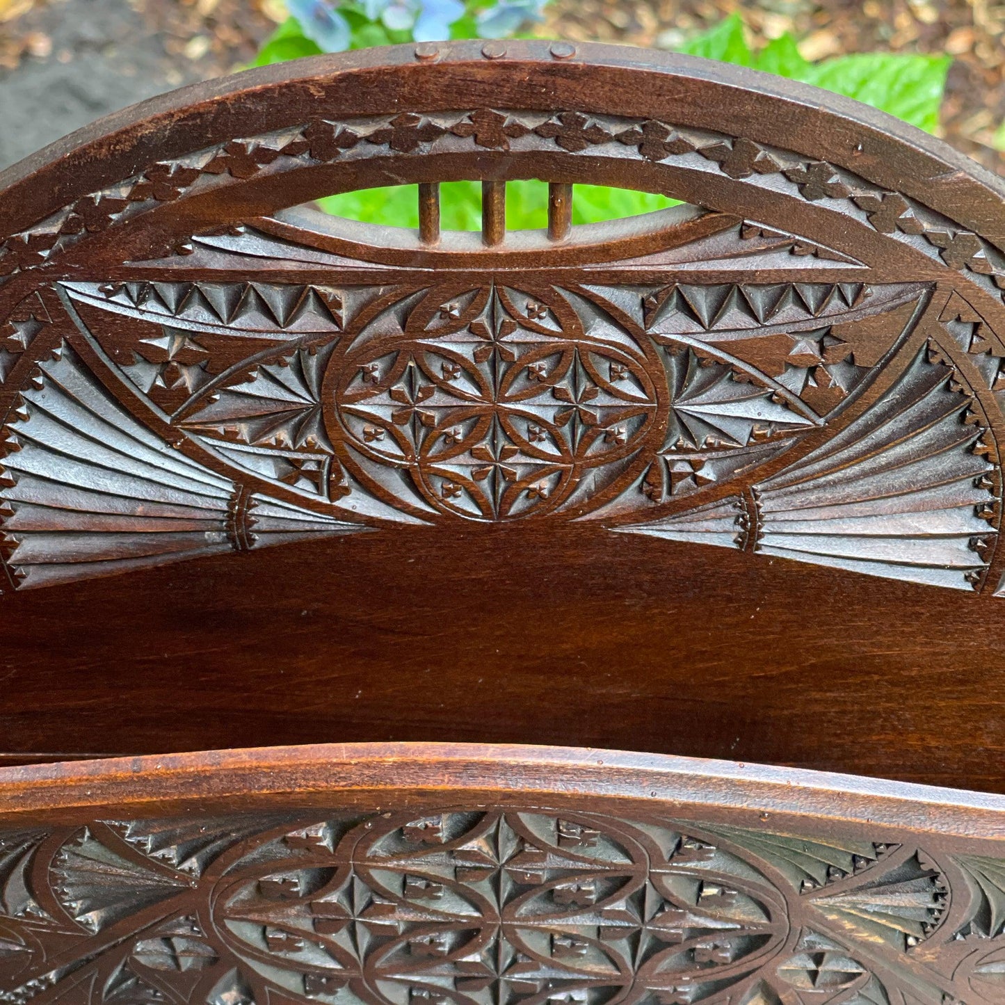 Vintage kerfwerk krant / posthouder - Bamestra Curiosa