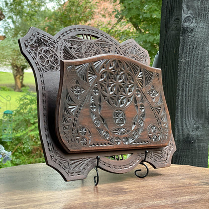 Vintage kerfwerk krant / posthouder - Bamestra Curiosa