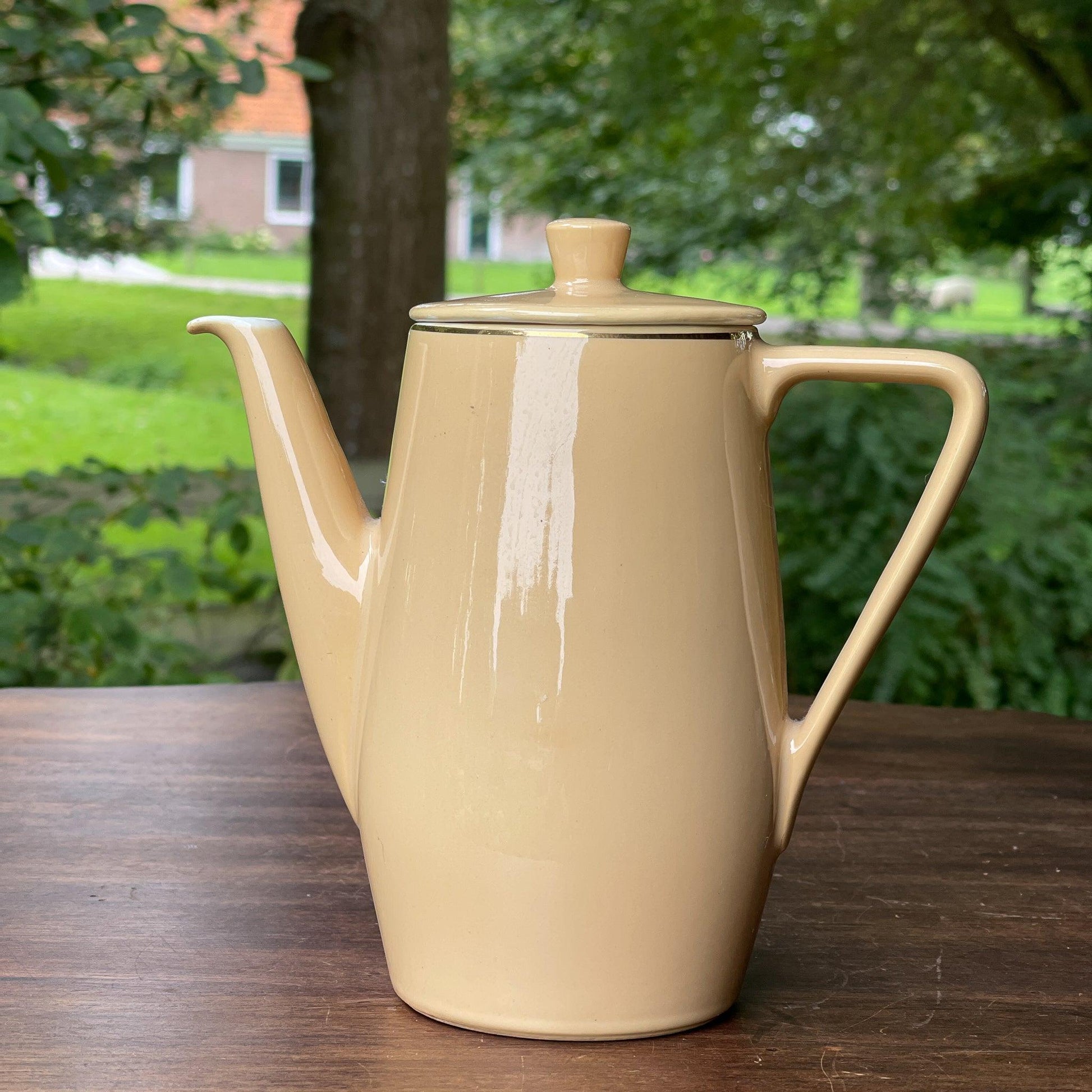 Vintage koffiepot van Douwe Egberts - Bamestra Curiosa