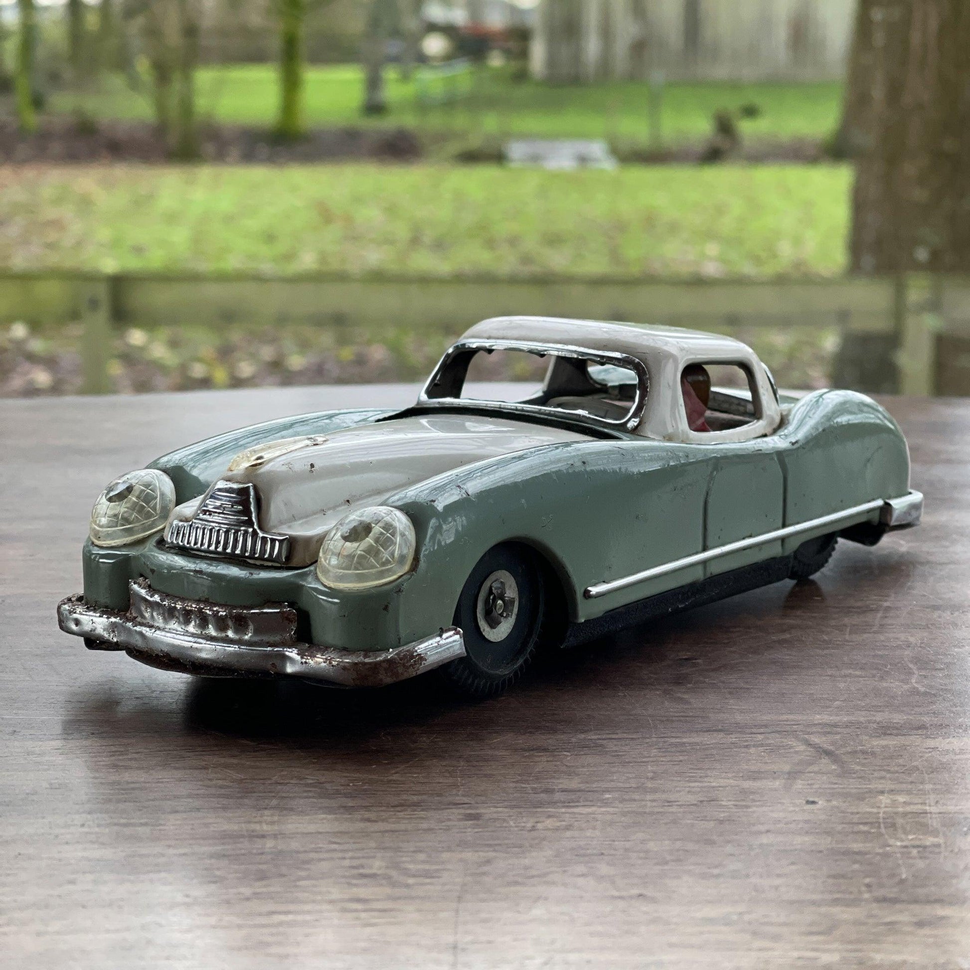 Vintage Lucky Sports Car MF753 - Bamestra Curiosa