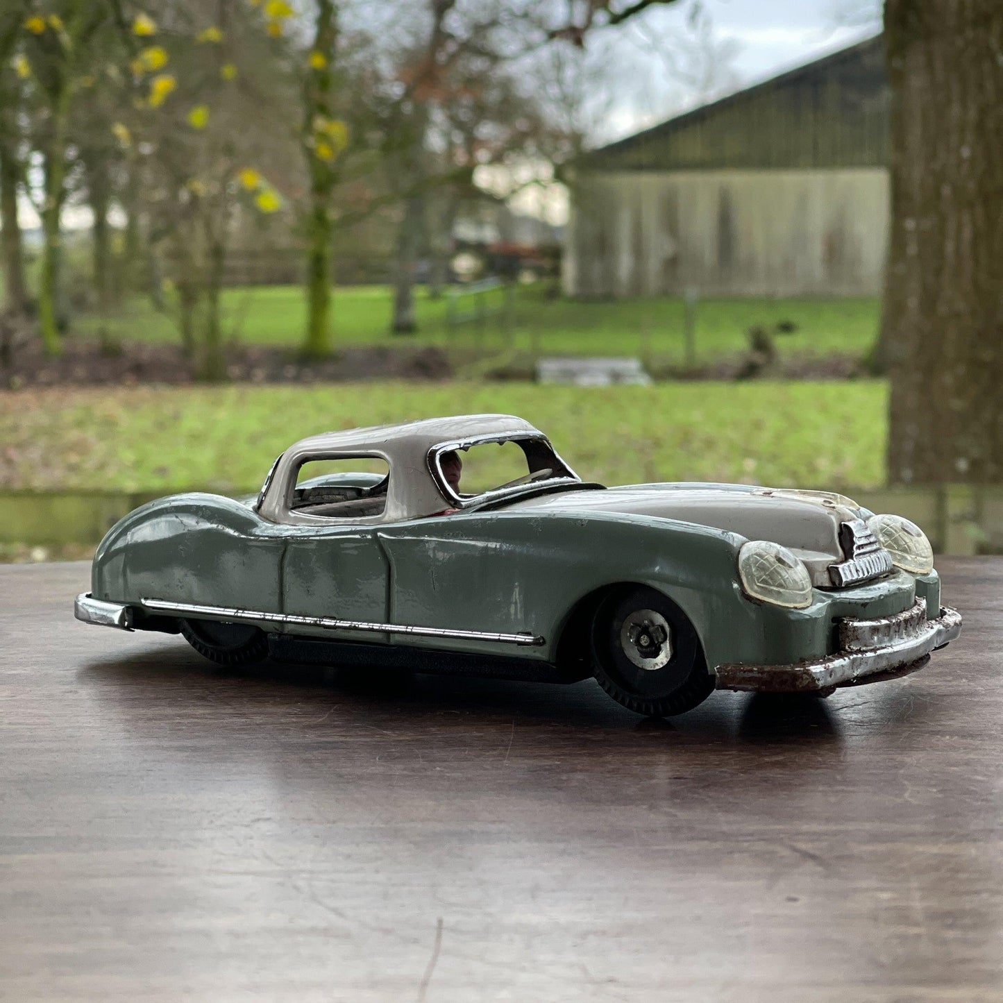 Vintage Lucky Sports Car MF753 - Bamestra Curiosa