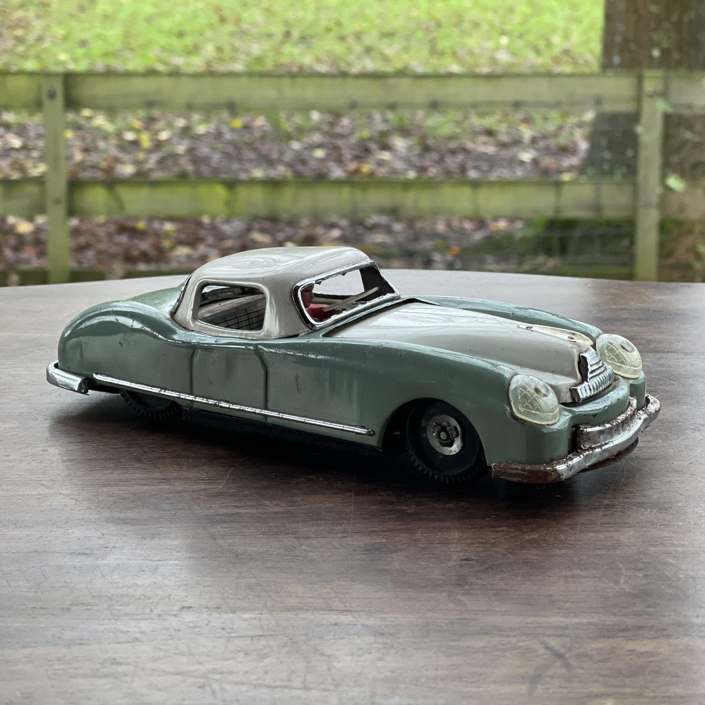 Vintage Lucky Sports Car MF753 - Bamestra Curiosa