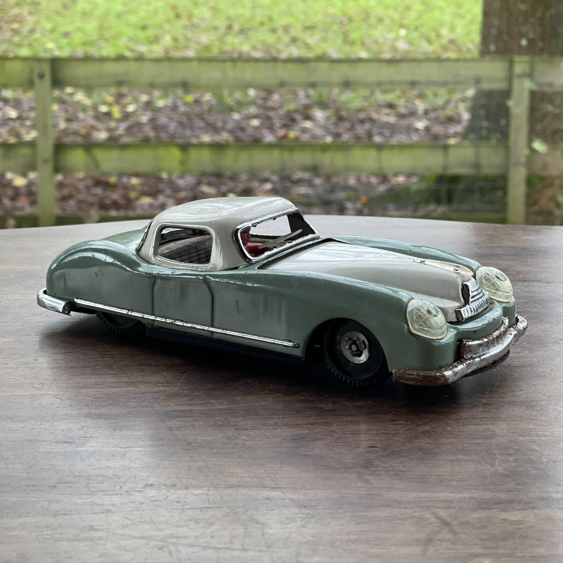 Vintage Lucky Sports Car MF753 - Bamestra Curiosa