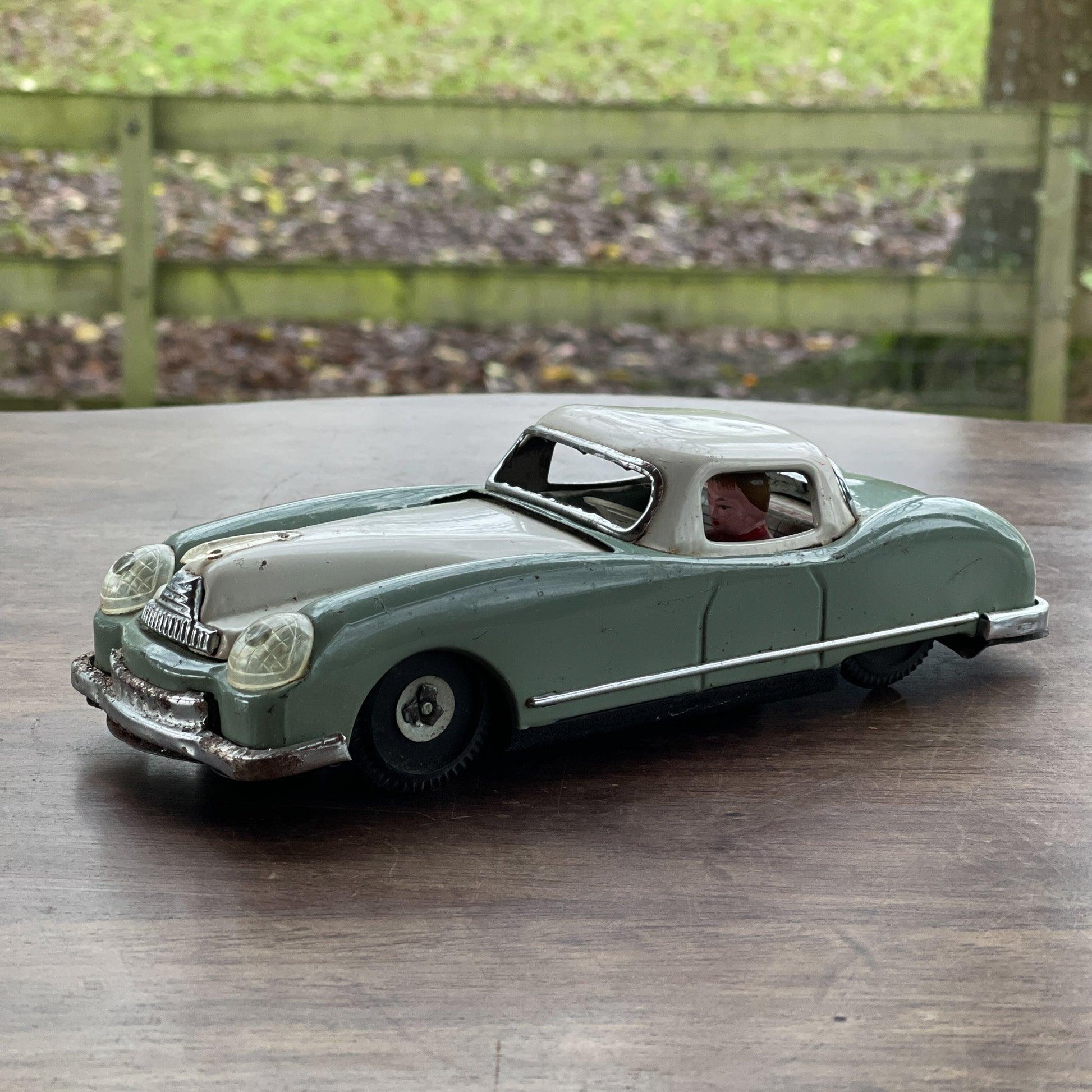 Vintage Lucky Sports Car MF753 - Bamestra Curiosa