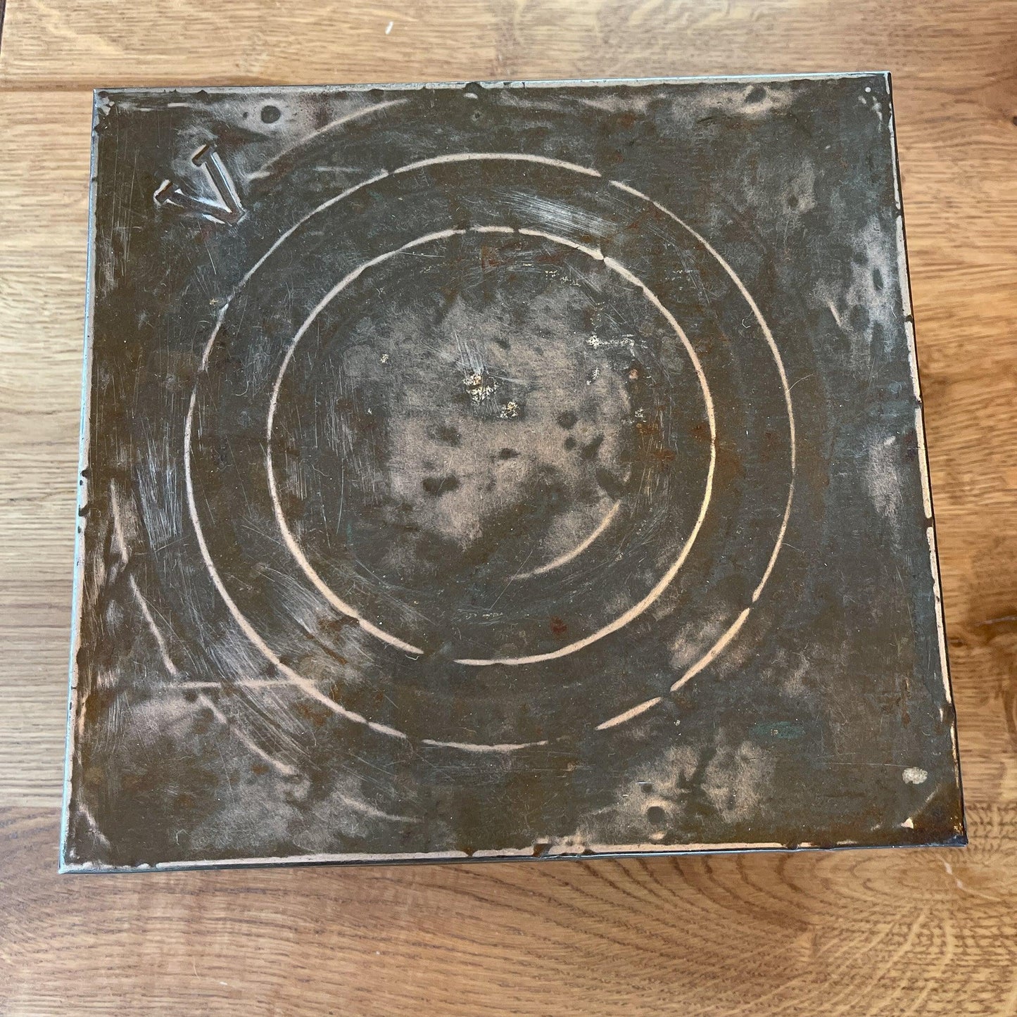 Vintage metalen doos met deksel - Bamestra Curiosa