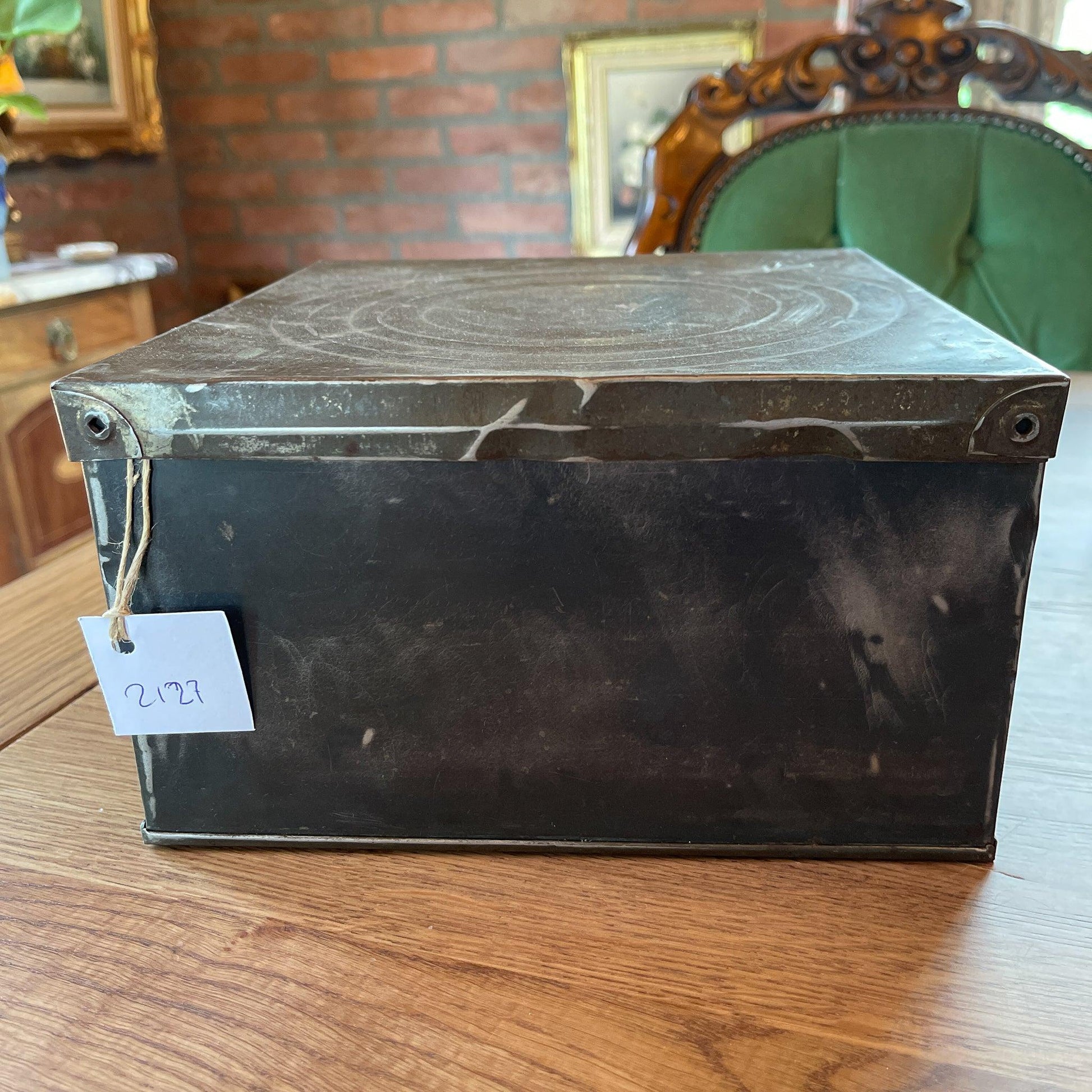 Vintage metalen doos met deksel - Bamestra Curiosa