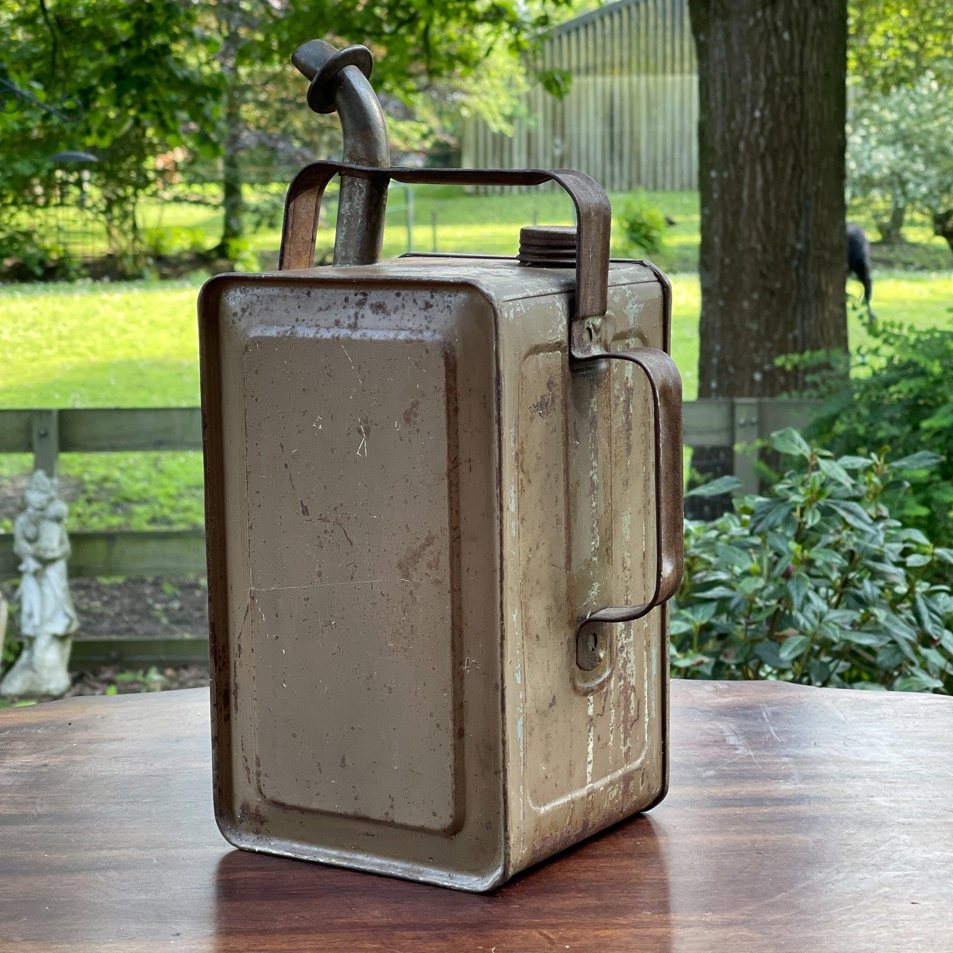 Vintage olie of petroleum kan - Bamestra Curiosa