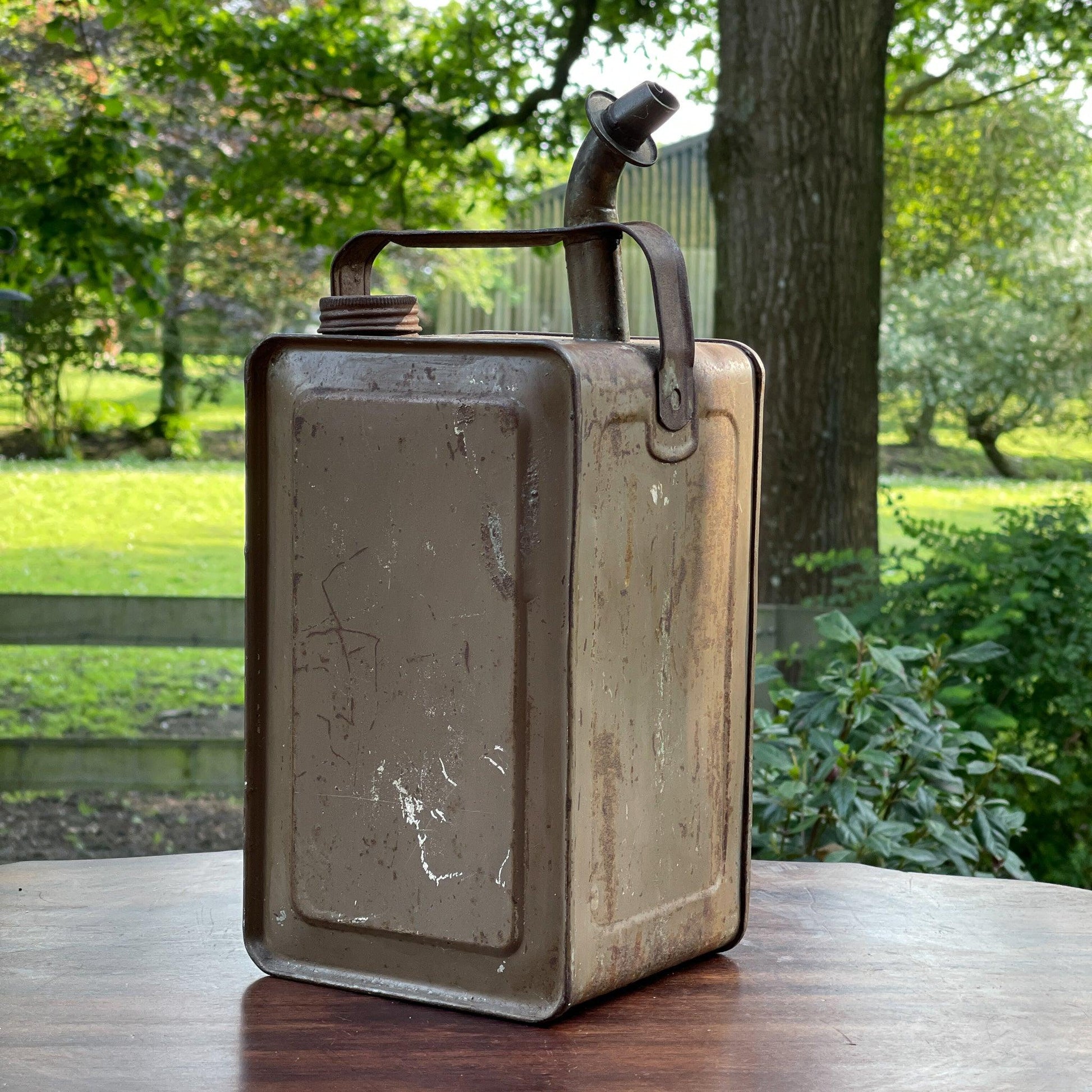 Vintage olie of petroleum kan - Bamestra Curiosa