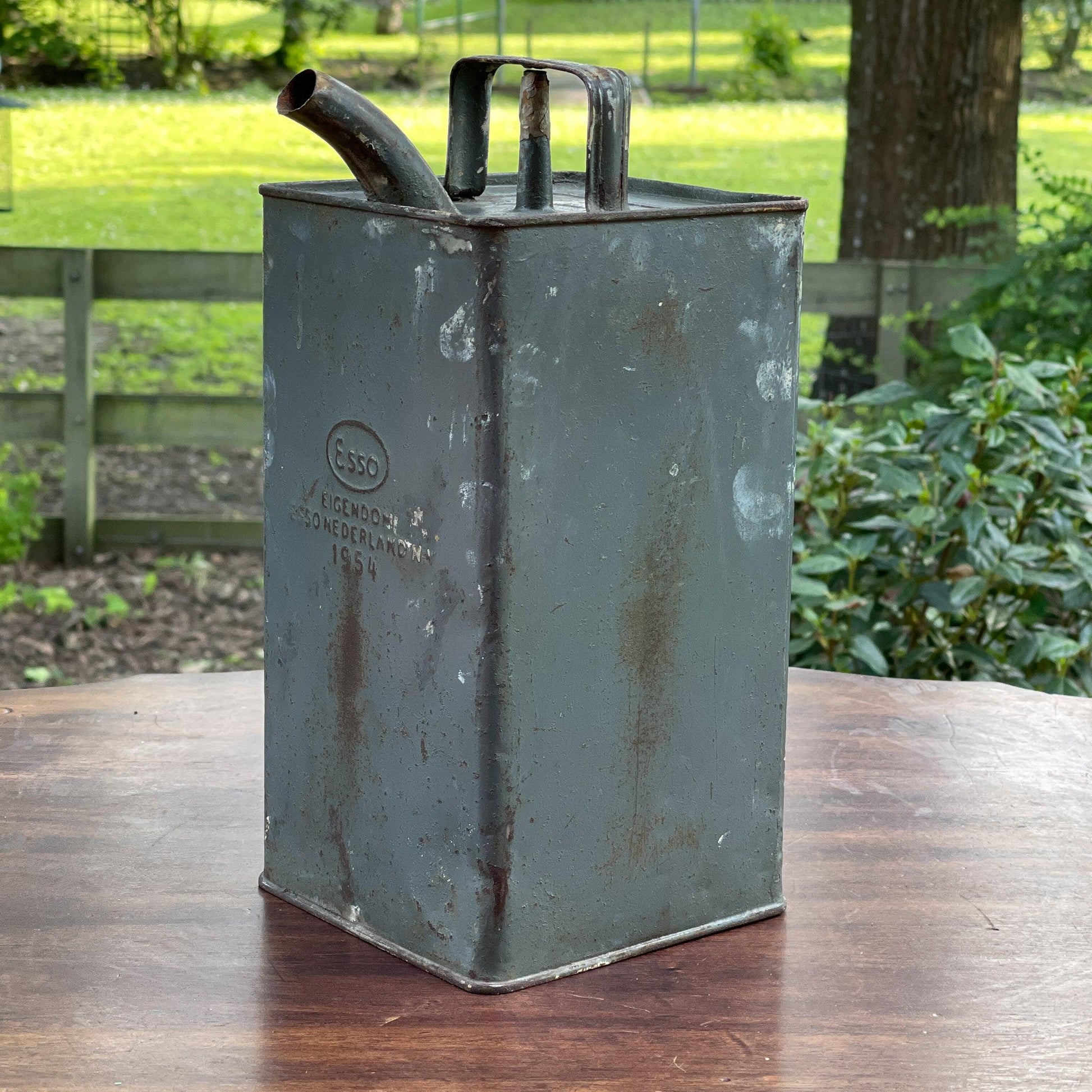Vintage olie of petroleum kan ESSO 1954 - Bamestra Curiosa