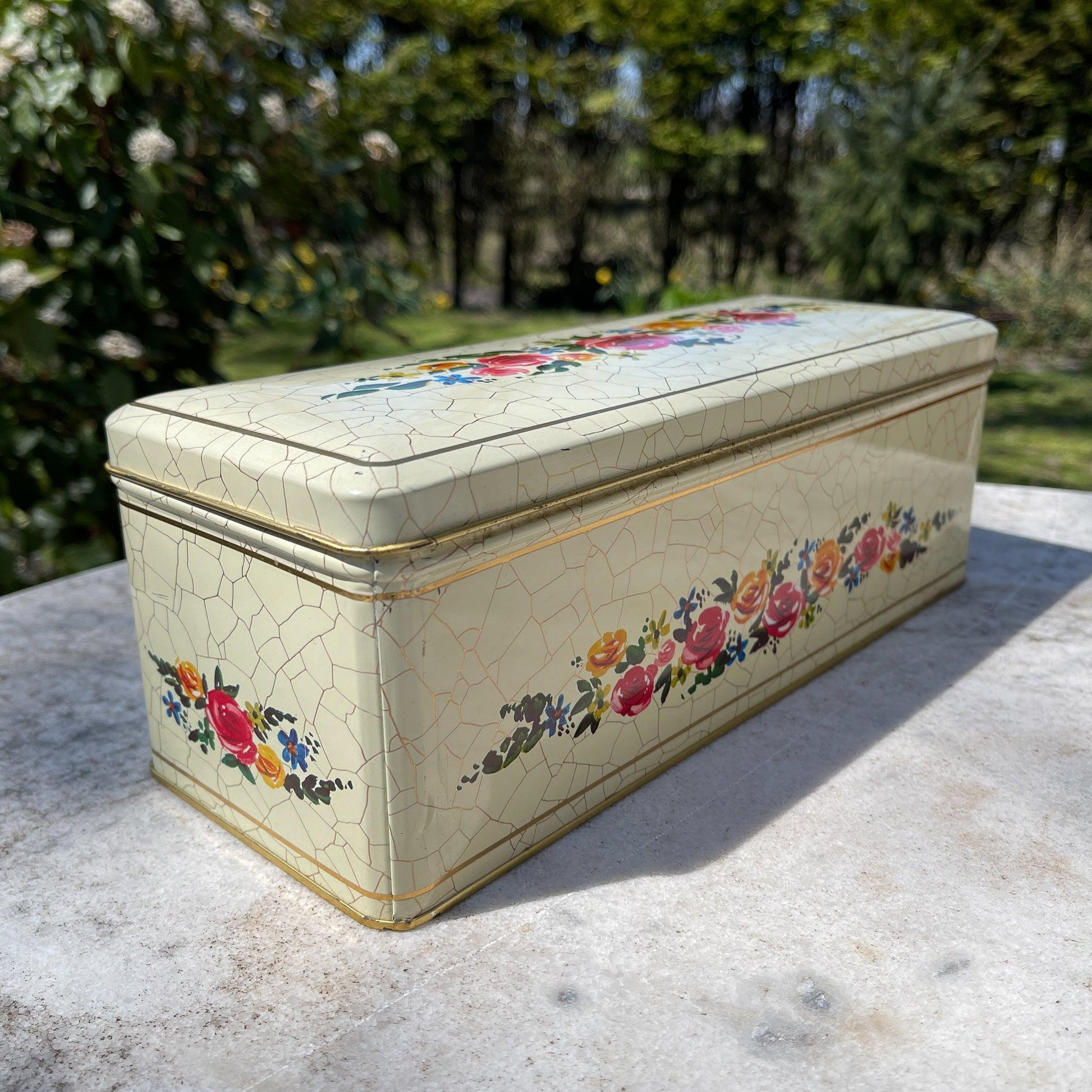 Vintage ontbijtkoek blik met rozen - Bamestra Curiosa