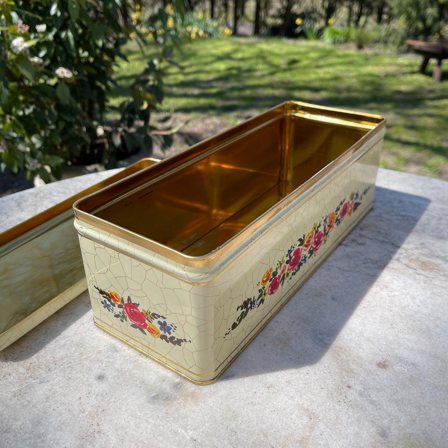 Vintage ontbijtkoek blik met rozen - Bamestra Curiosa