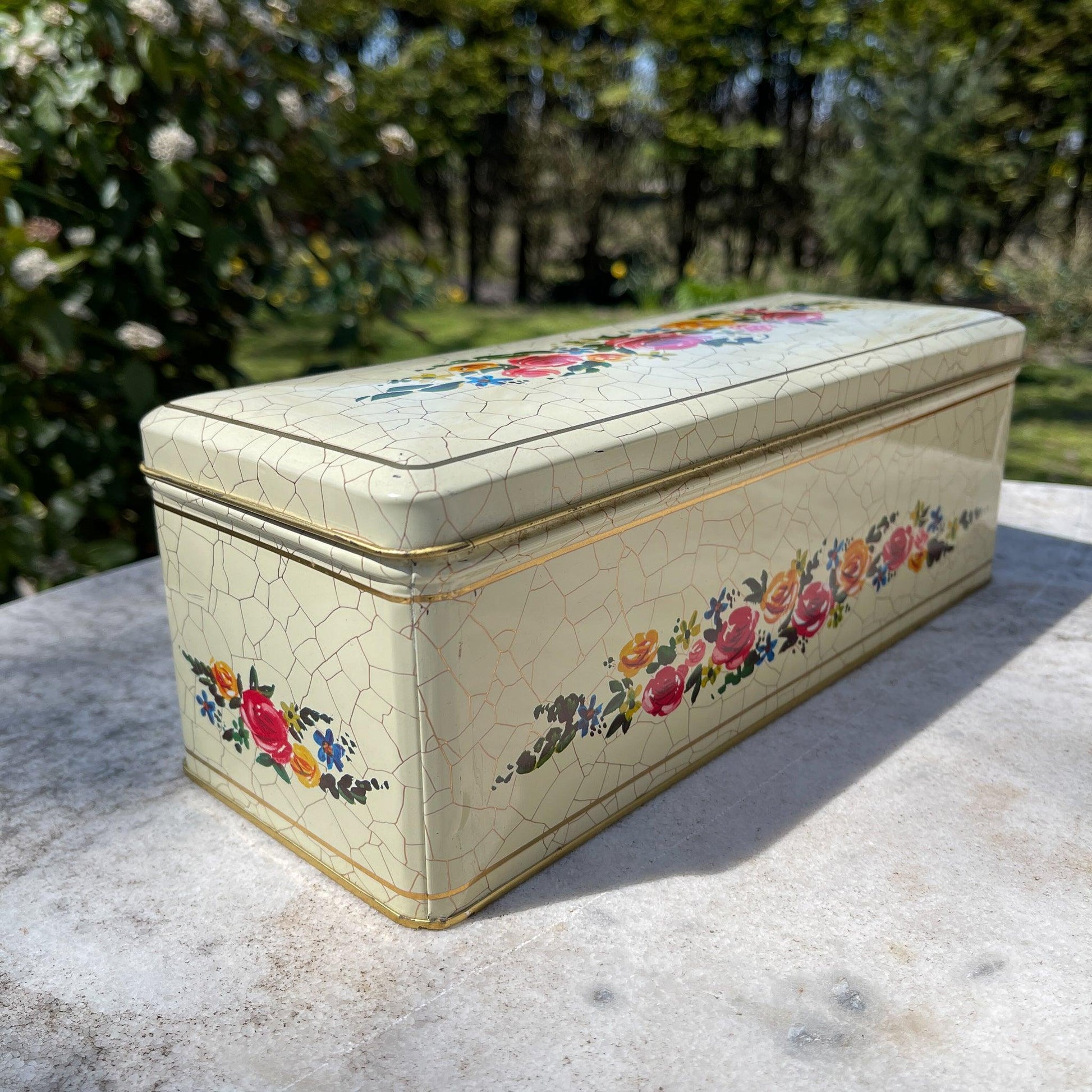 Vintage ontbijtkoek blik met rozen - Bamestra Curiosa