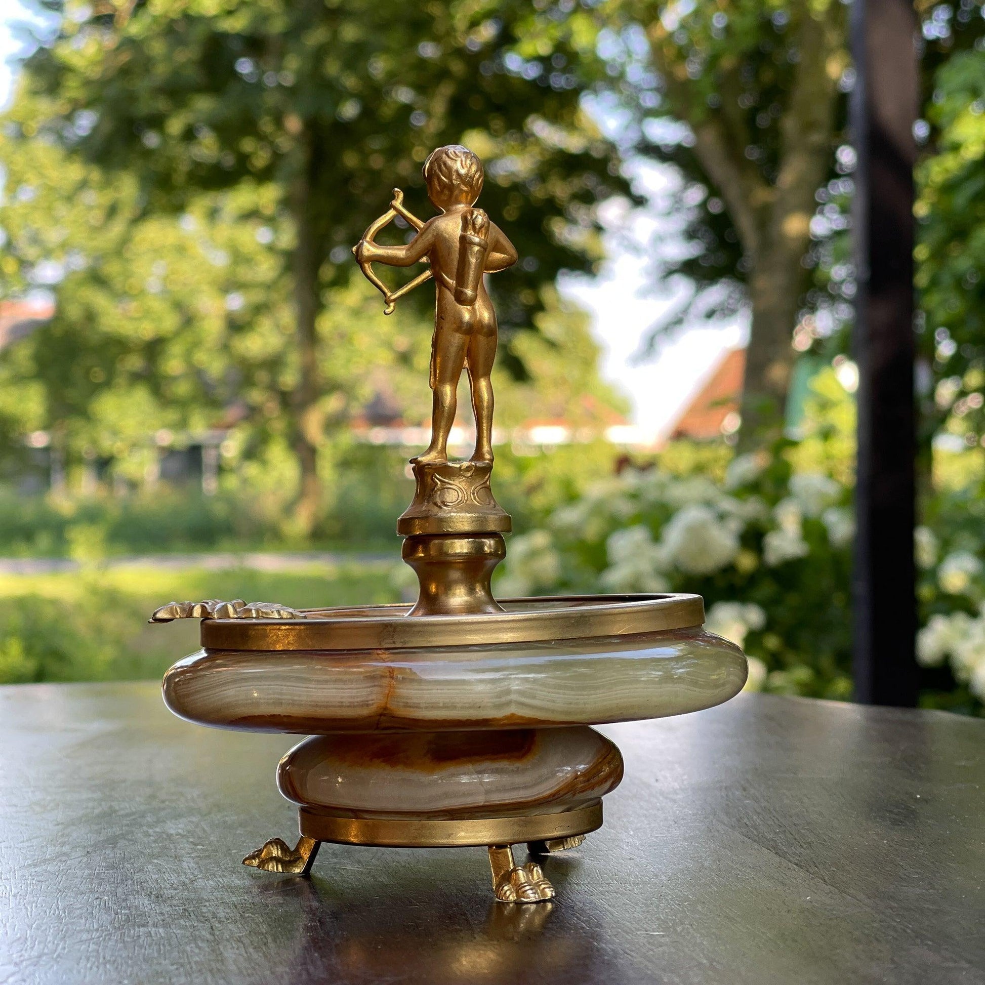 Vintage Onyx asbak met Cupido - Bamestra Curiosa