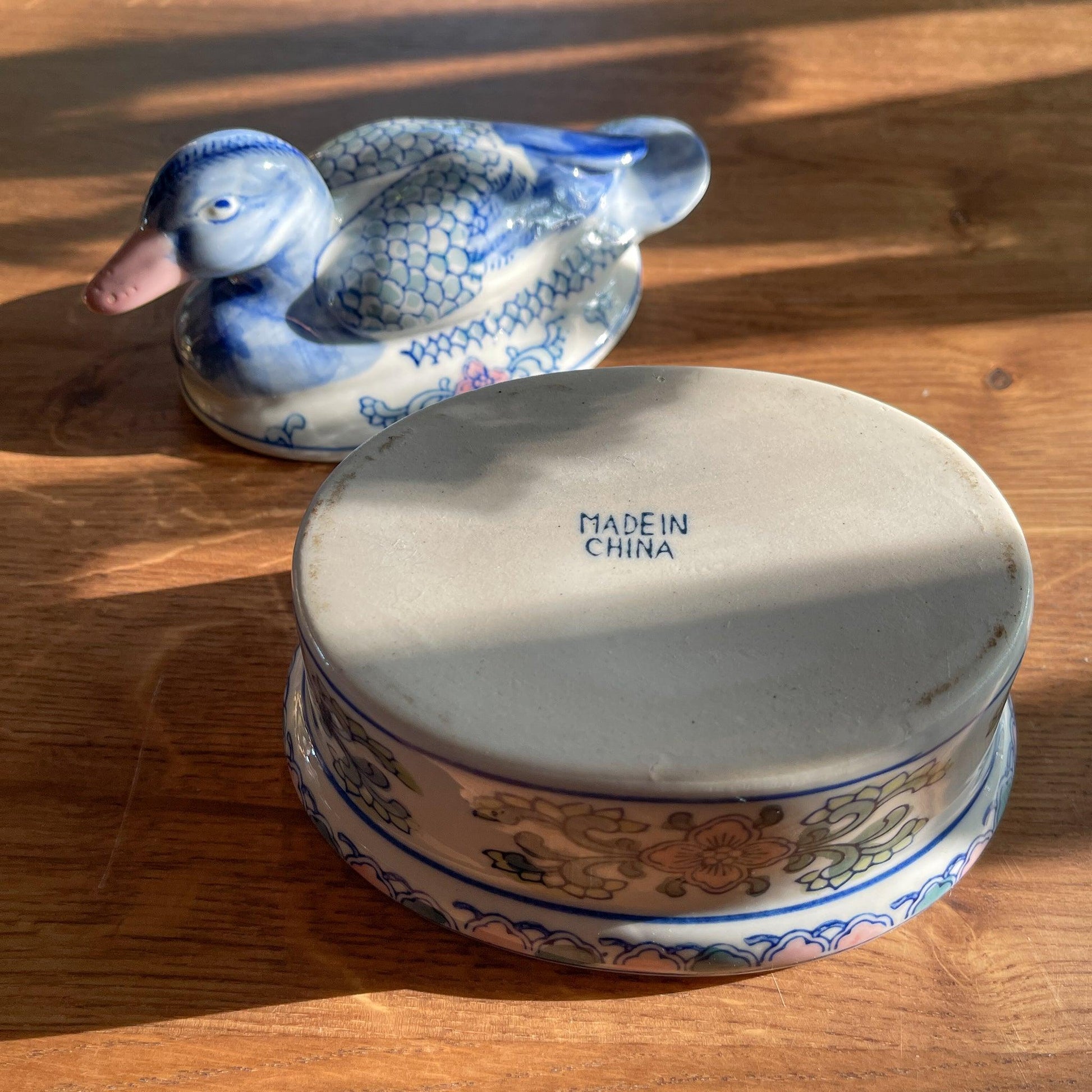 Vintage patévorm met deksel met een eend - Bamestra Curiosa